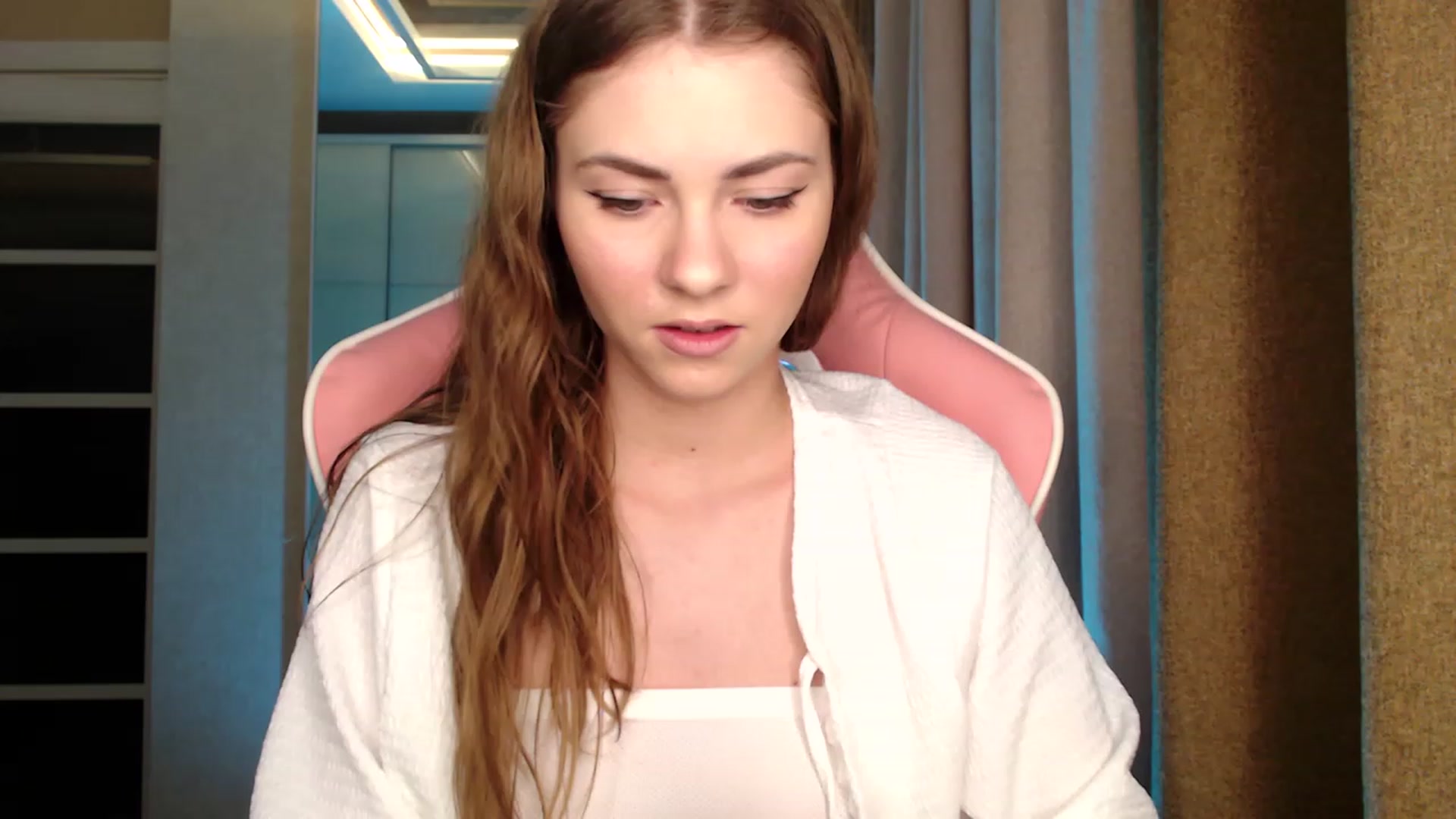 Gallery image thumbnail from VanillaAis_'s myfreecams stream on, 03/18/2023, 21:02 image 10 of 20