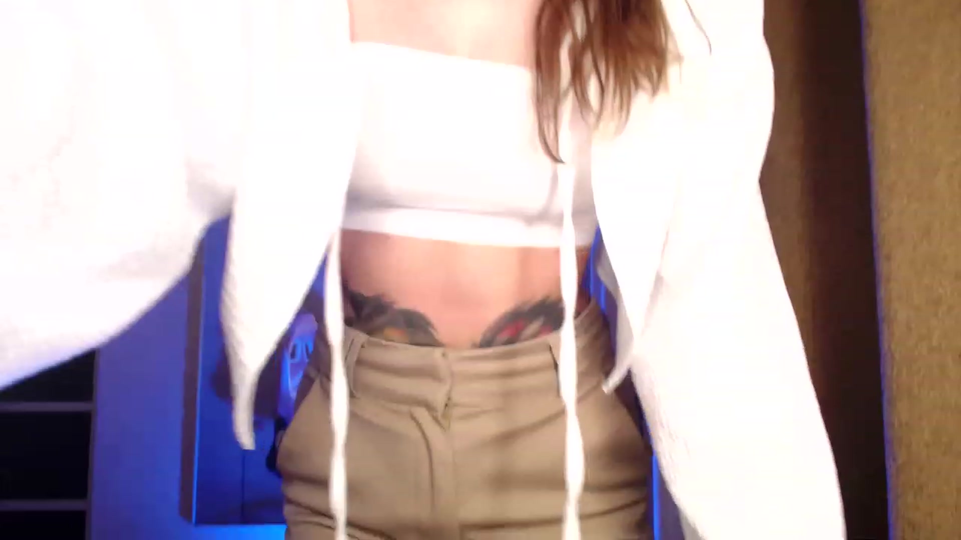 Gallery image thumbnail from VanillaAis_'s myfreecams stream on, 03/18/2023, 21:02 image 18 of 20