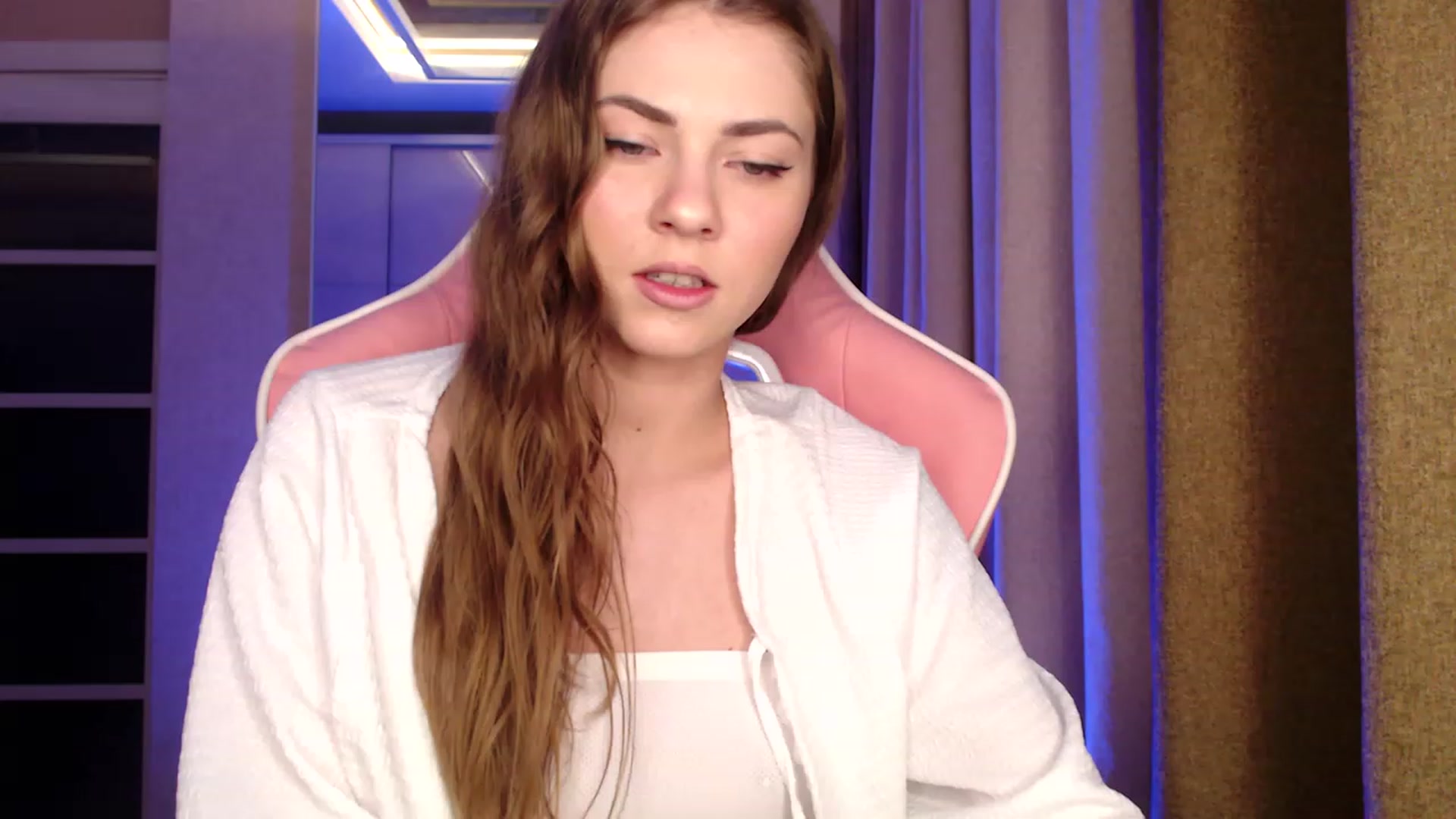 Gallery image thumbnail from VanillaAis_'s myfreecams stream on, 03/18/2023, 21:02 image 5 of 20