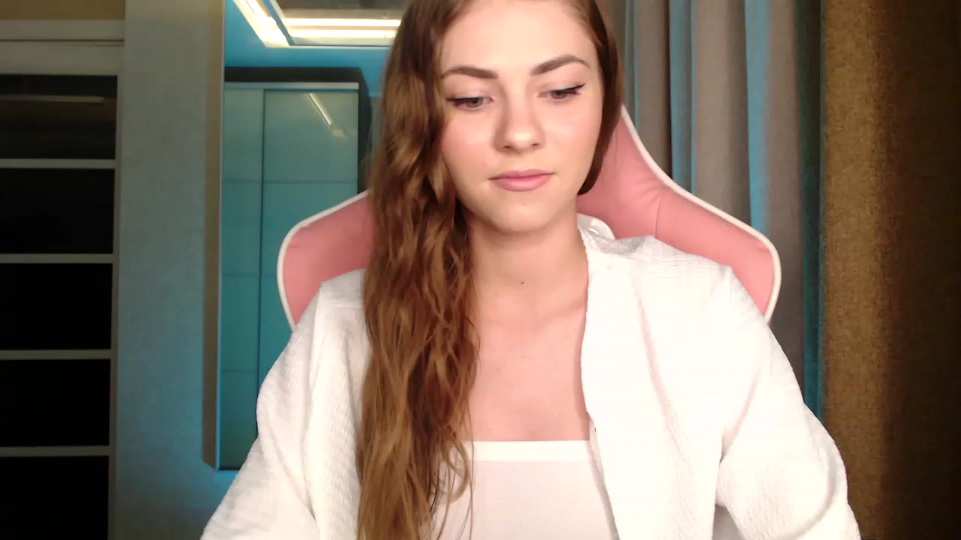 Gallery image thumbnail from VanillaAis_'s myfreecams stream on, 03/18/2023, 21:02 image 3 of 20