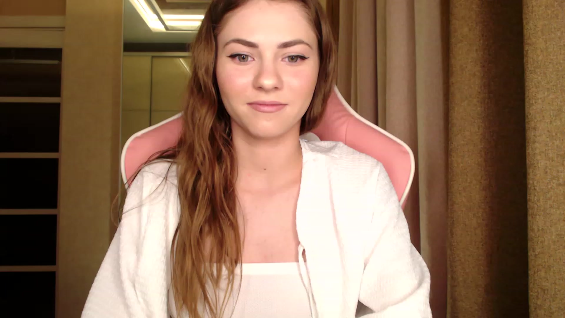 Gallery image thumbnail from VanillaAis_'s myfreecams stream on, 03/18/2023, 21:02 image 8 of 20