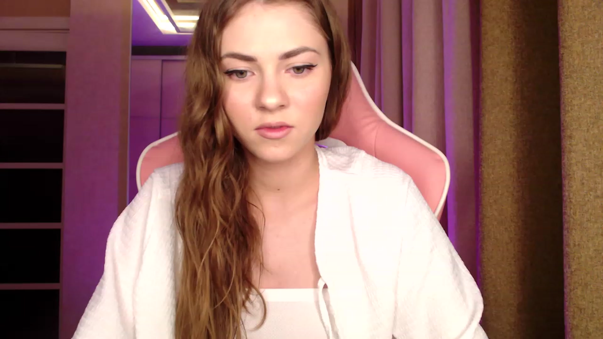 Gallery image thumbnail from VanillaAis_'s myfreecams stream on, 03/18/2023, 21:02 image 6 of 20