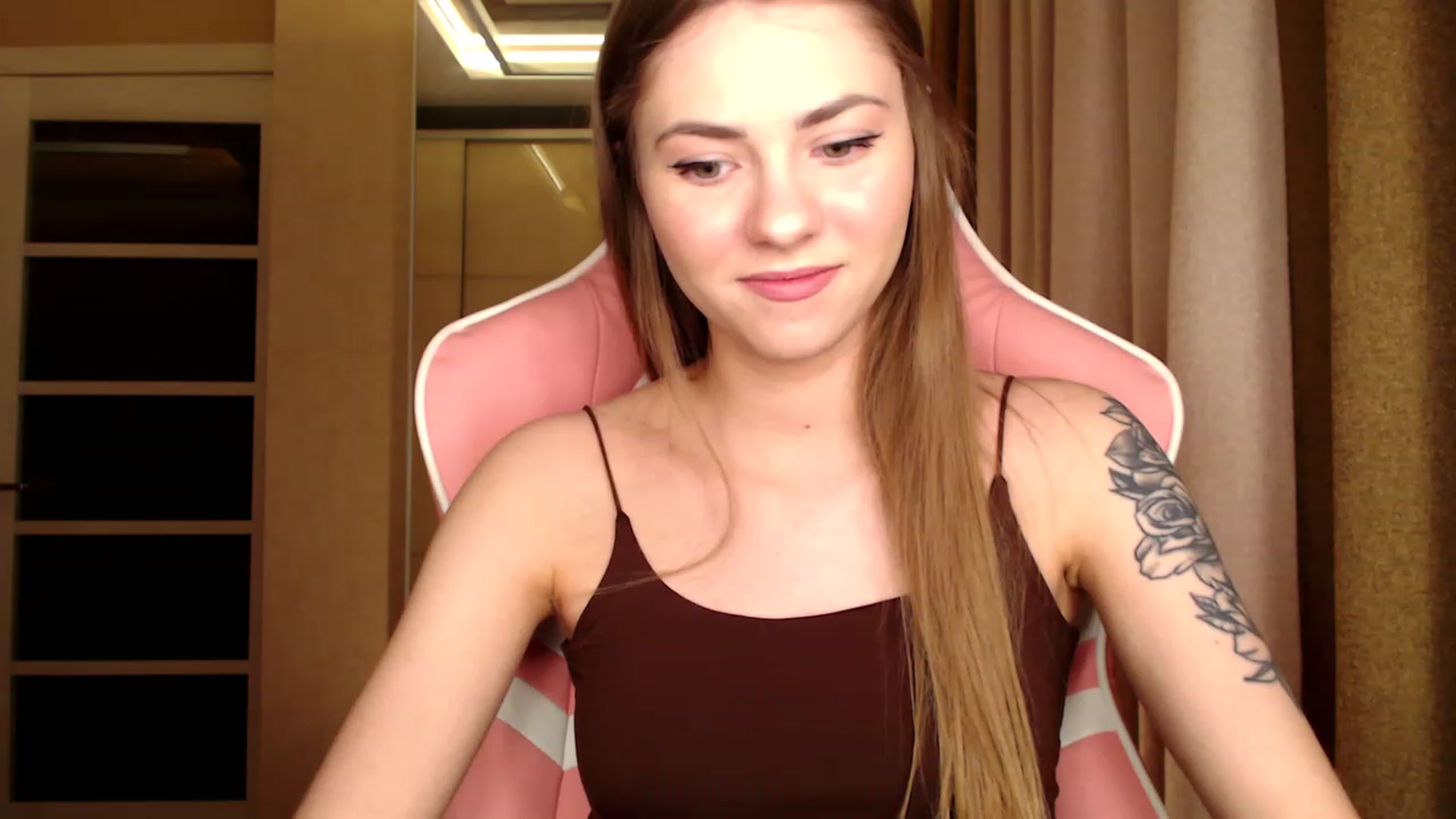 Gallery image thumbnail from VanillaAis_'s myfreecams stream on, 03/22/2023, 20:58 image 11 of 20