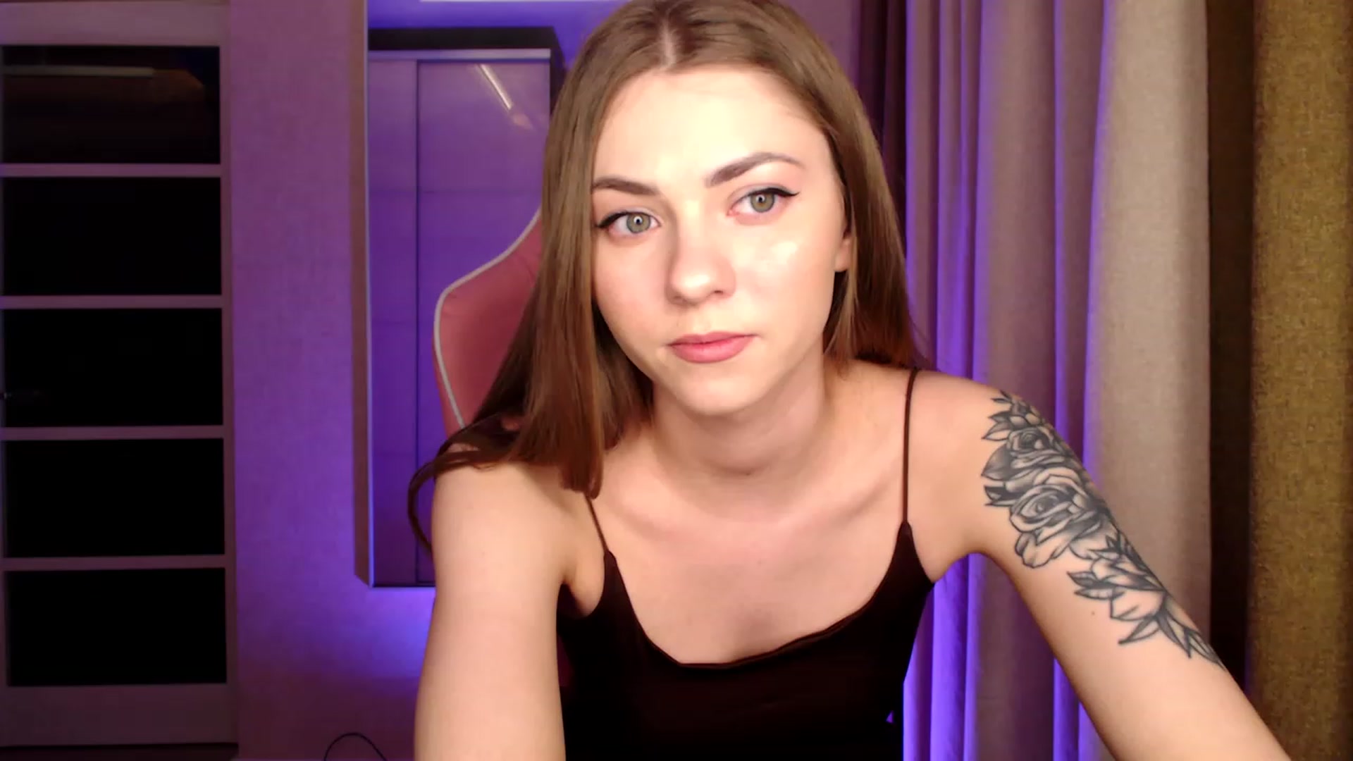 Gallery image thumbnail from VanillaAis_'s myfreecams stream on, 03/22/2023, 20:58 image 5 of 20