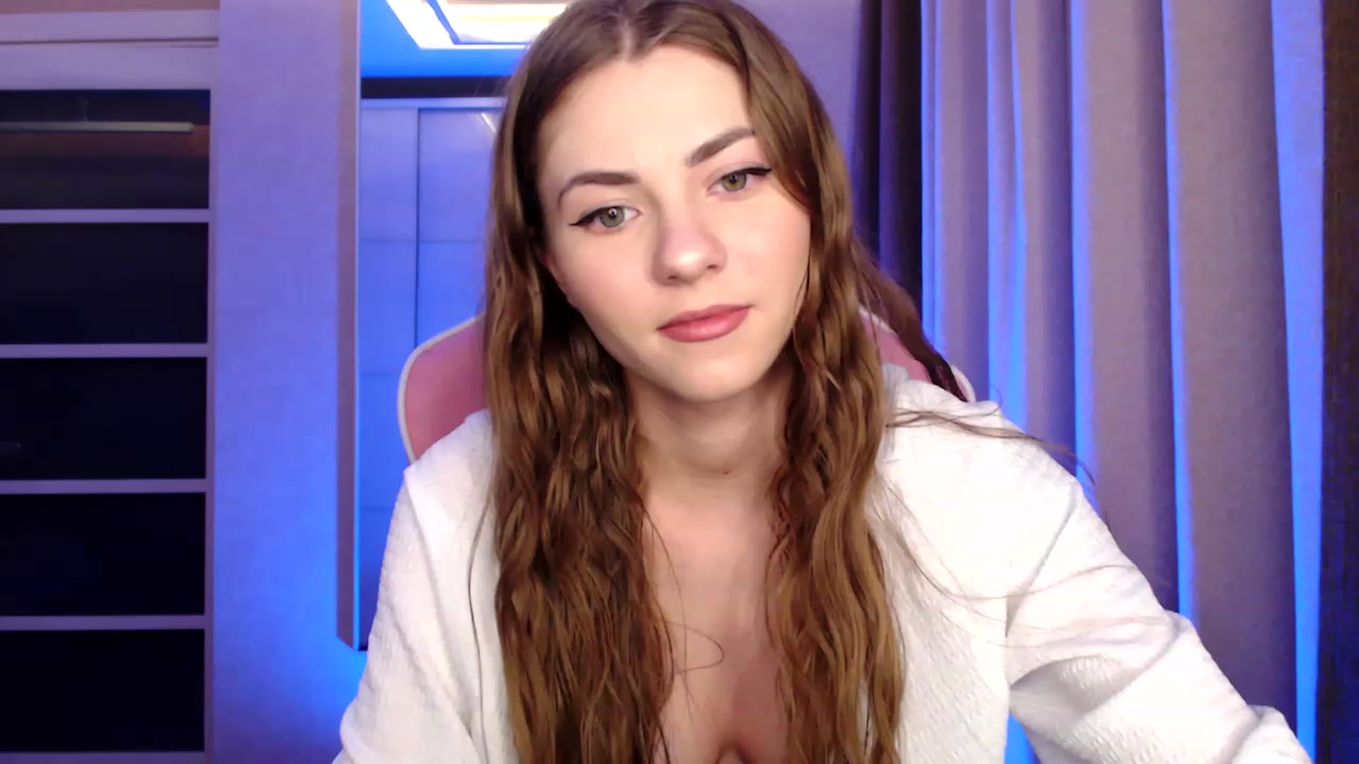 Gallery image thumbnail from VanillaAis_'s myfreecams stream on, 03/31/2023, 20:16 image 4 of 20