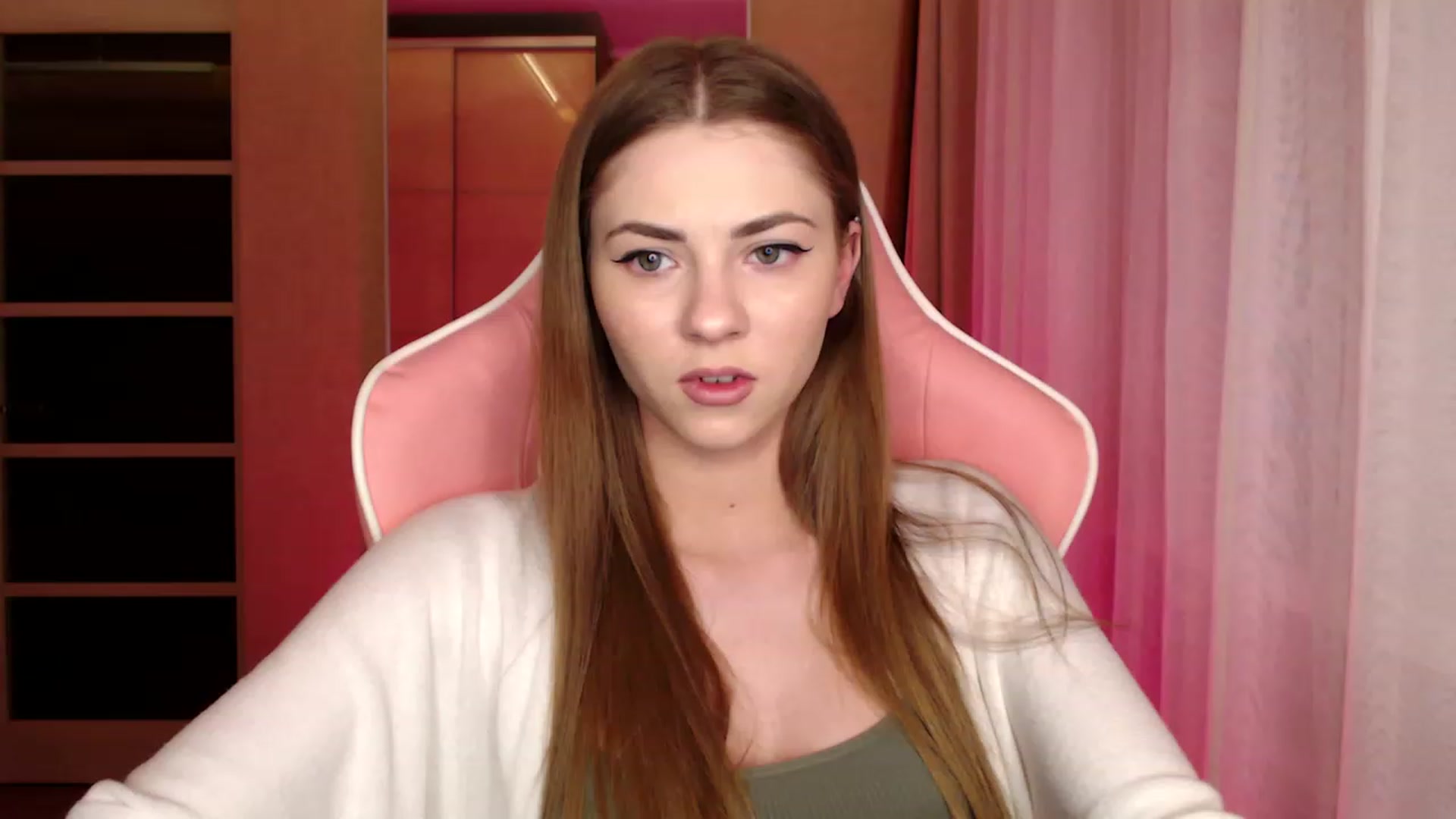 Gallery image thumbnail from VanillaAis_'s myfreecams stream on, 04/02/2023, 17:07 image 15 of 20