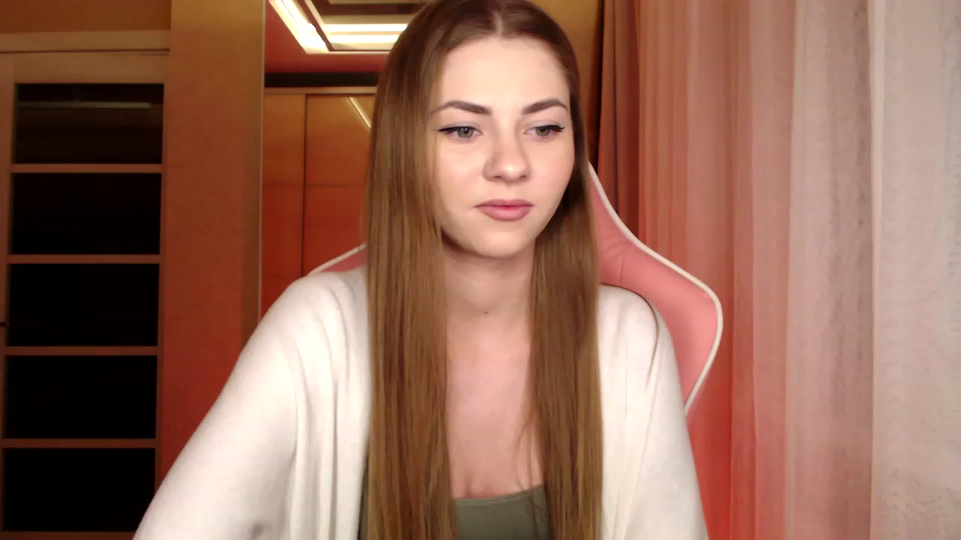 Gallery image thumbnail from VanillaAis_'s myfreecams stream on, 04/02/2023, 17:07 image 1 of 20