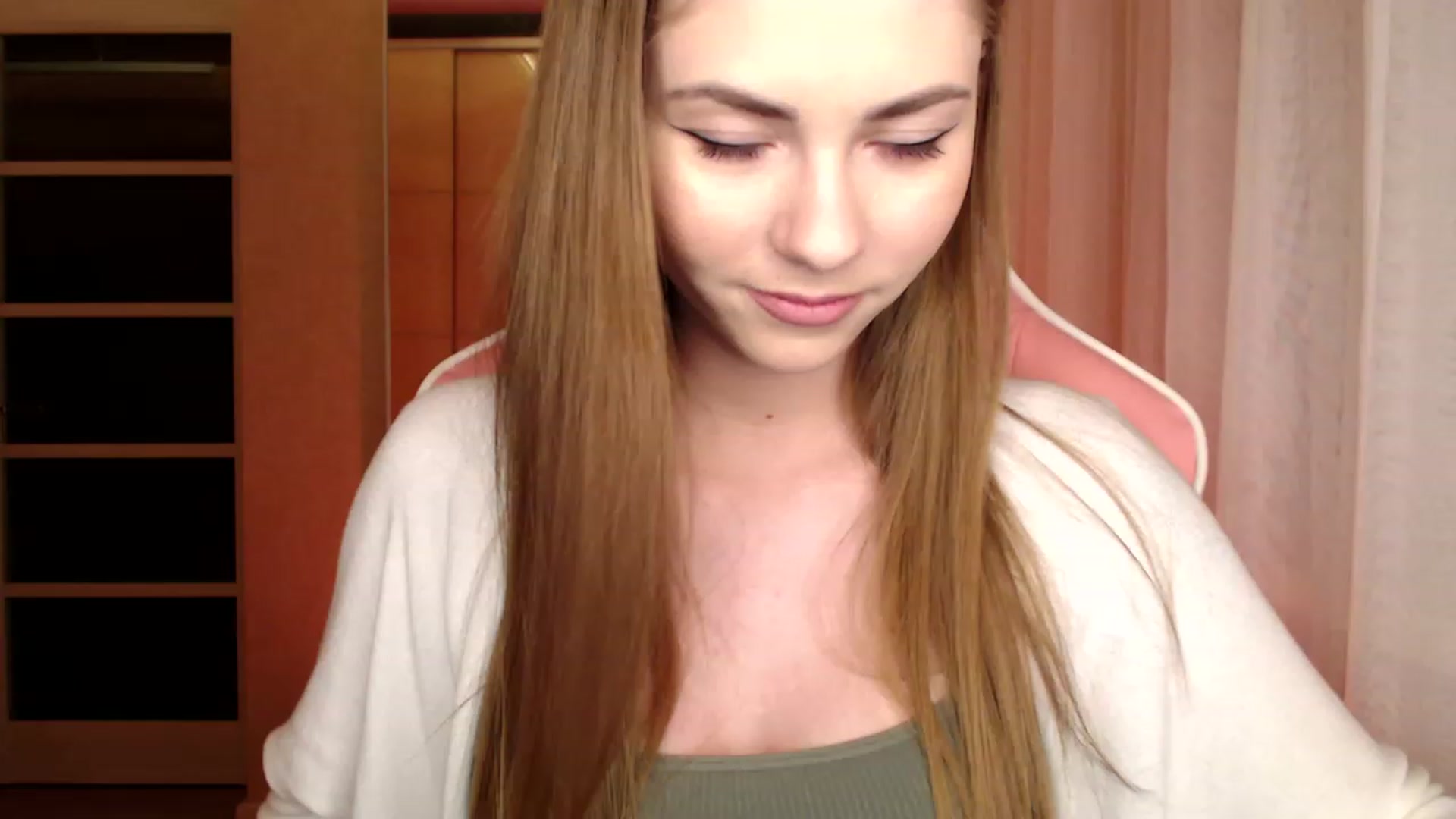 Gallery image thumbnail from VanillaAis_'s myfreecams stream on, 04/02/2023, 17:07 image 17 of 20