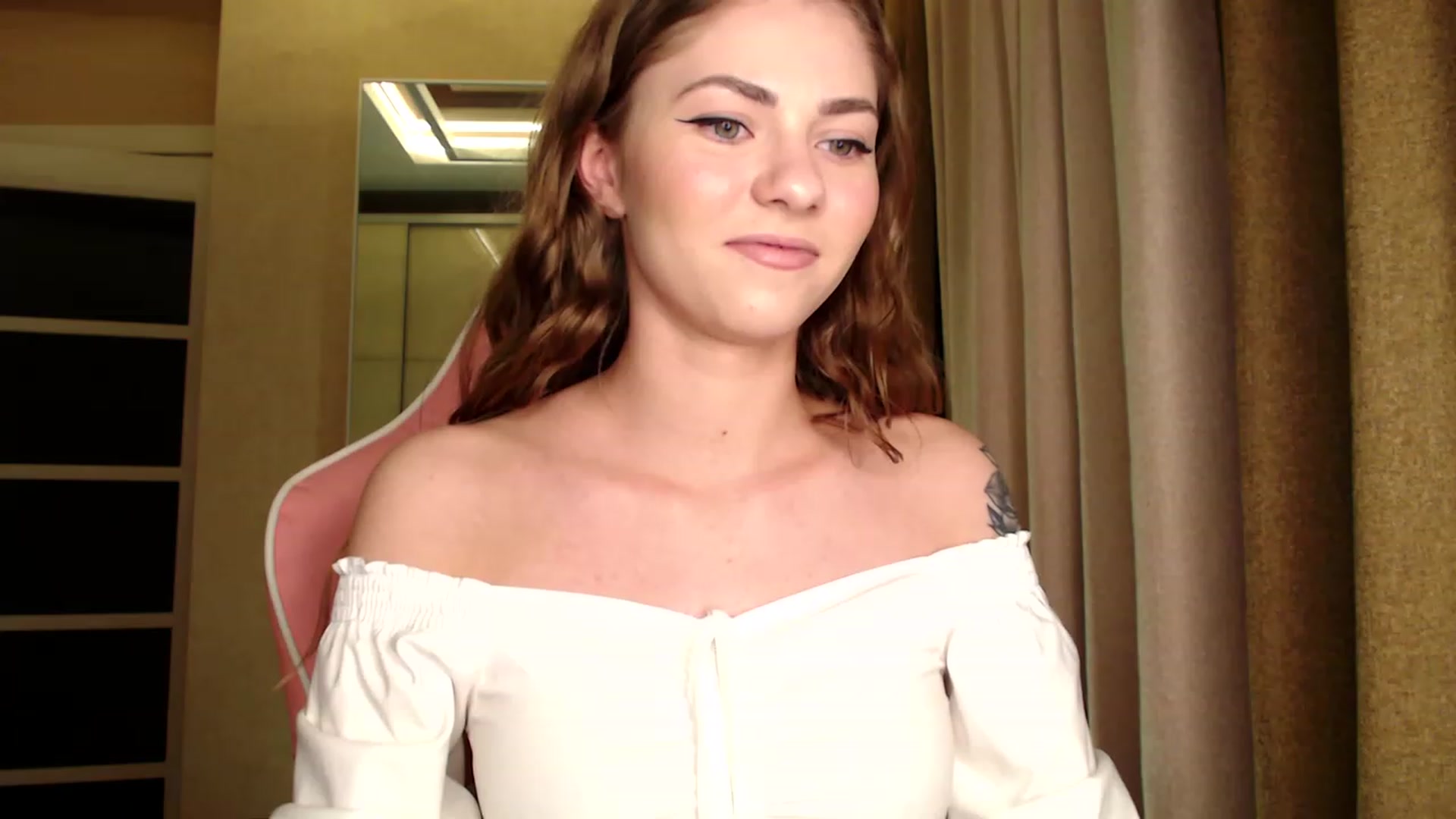 Gallery image thumbnail from VanillaAis_'s myfreecams stream on, 04/15/2023, 16:43 image 6 of 20