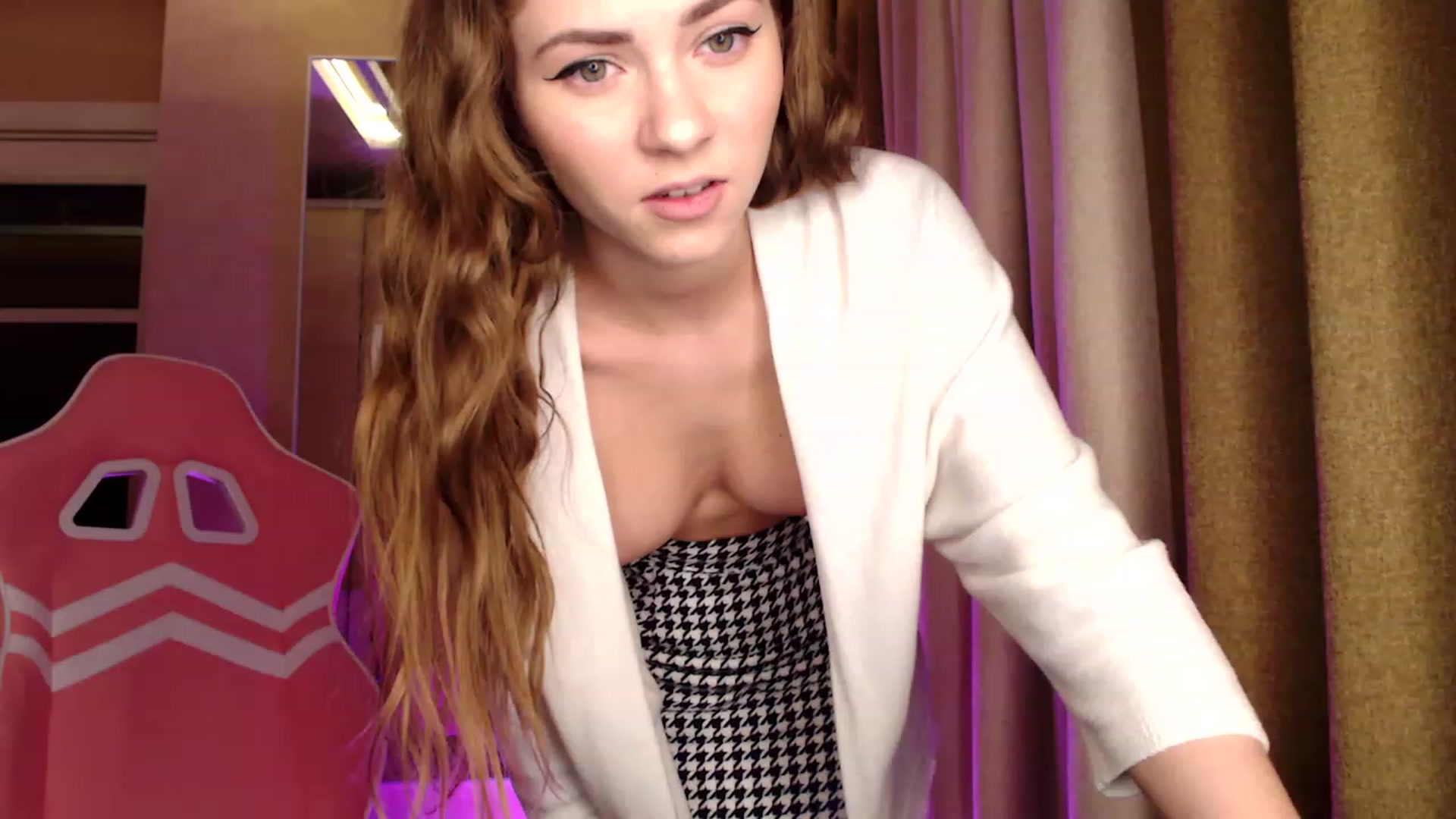 Gallery image thumbnail from VanillaAis_'s myfreecams stream on, 04/15/2023, 18:54 image 15 of 20