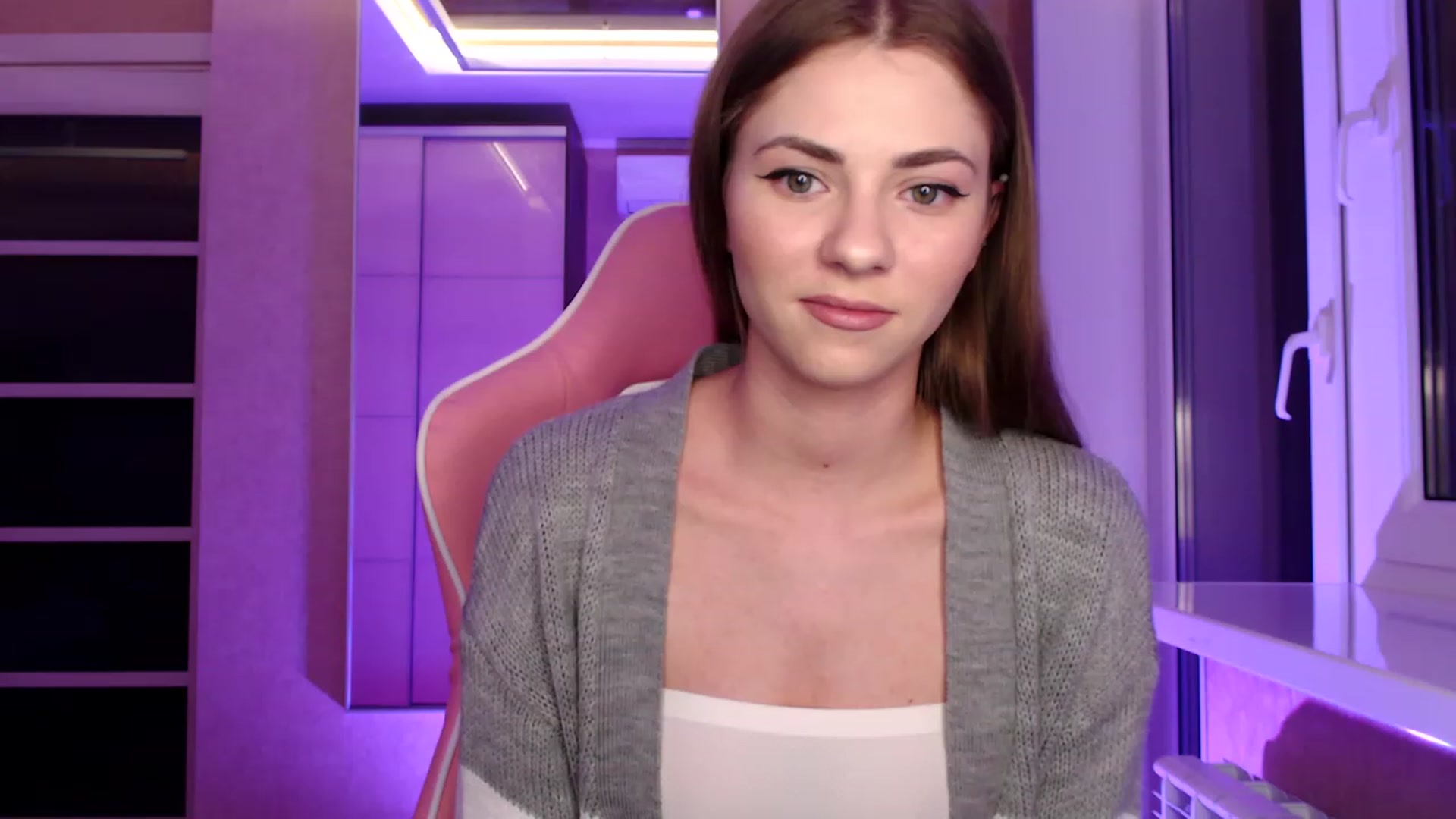 Gallery image thumbnail from VanillaAis_'s myfreecams stream on, 05/02/2023, 20:58 image 18 of 20