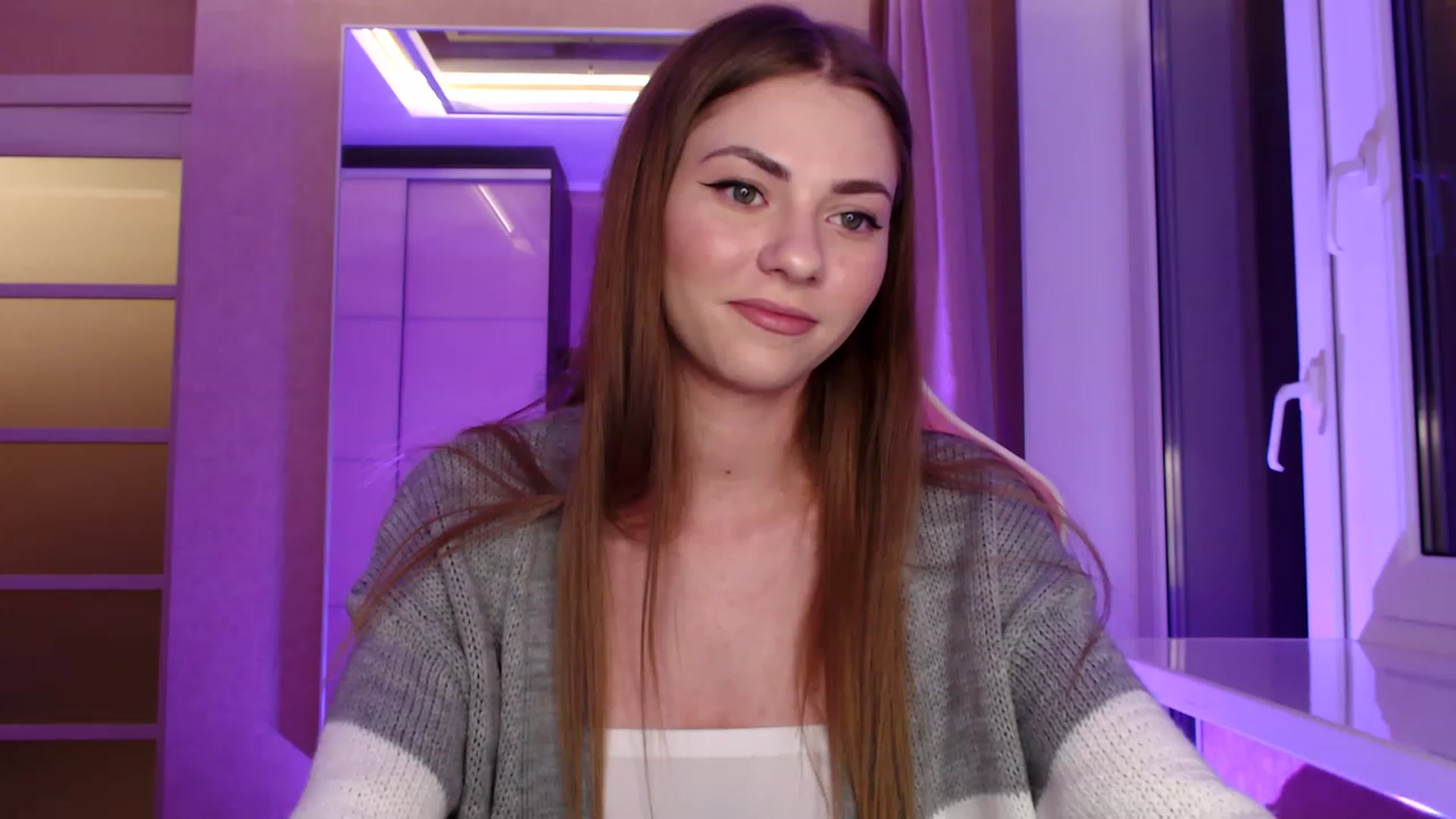 Gallery image thumbnail from VanillaAis_'s myfreecams stream on, 05/02/2023, 20:58 image 4 of 20