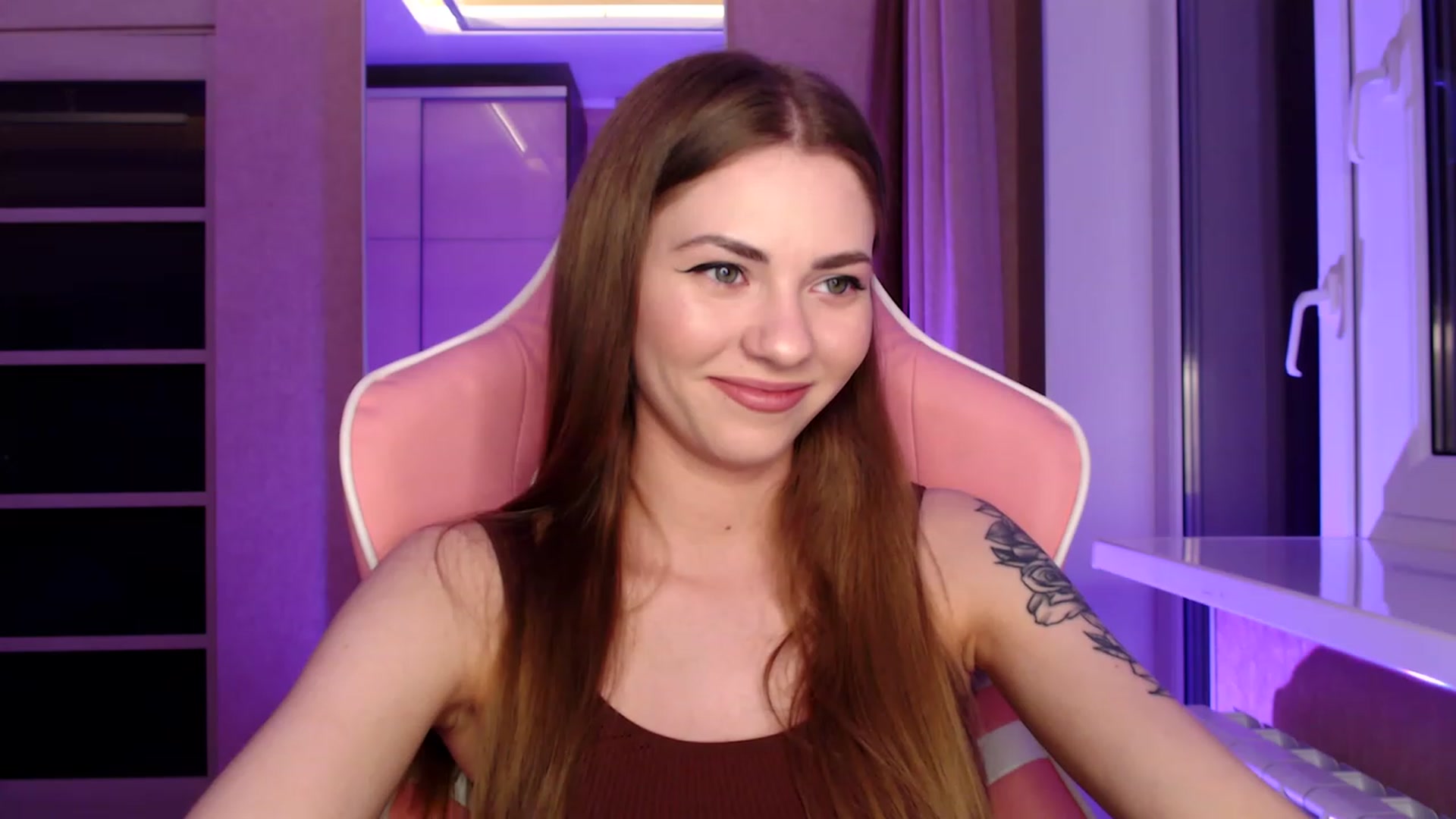 Gallery image thumbnail from VanillaAis_'s myfreecams stream on, 05/03/2023, 18:30 image 17 of 20