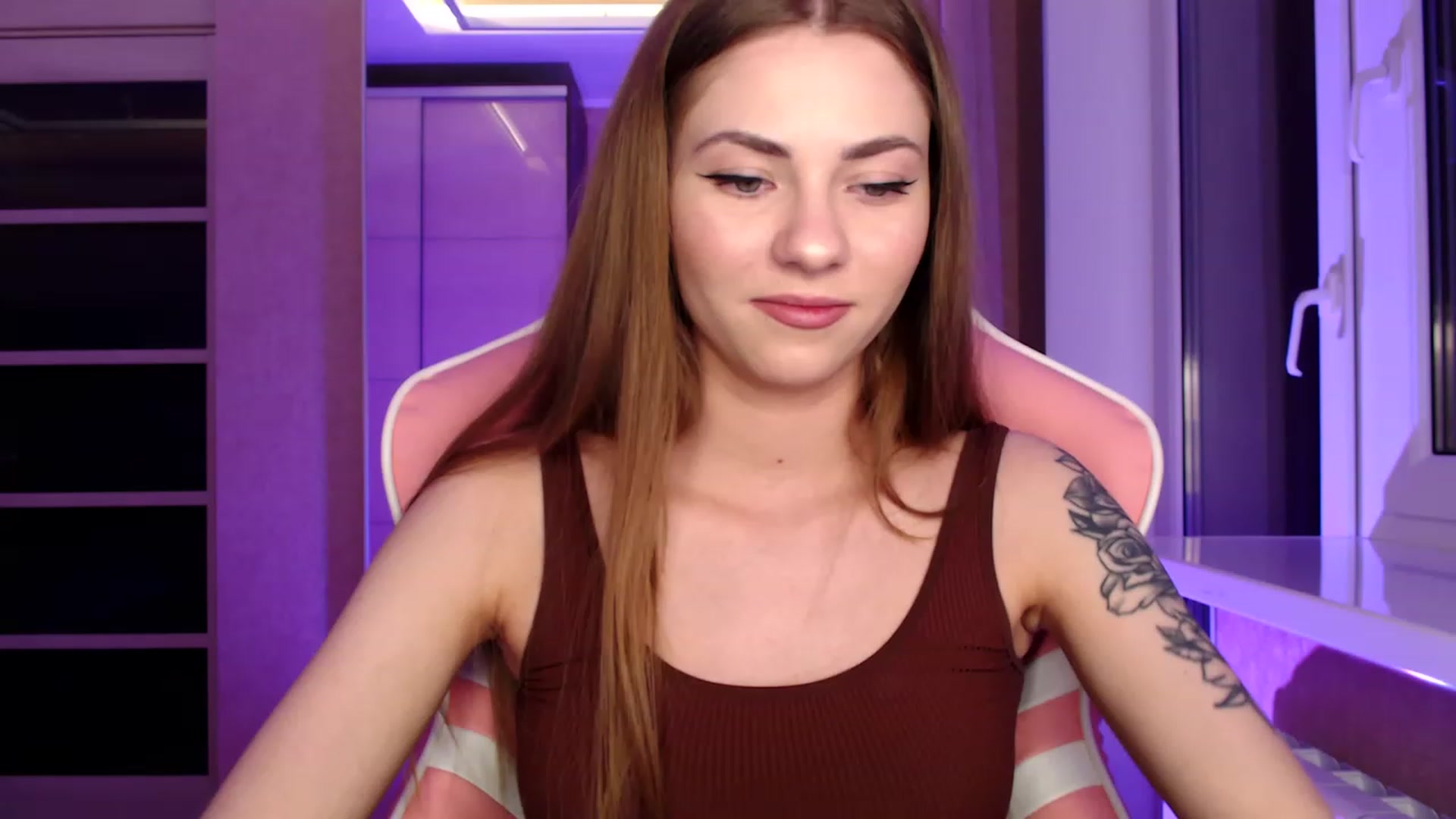 Gallery image thumbnail from VanillaAis_'s myfreecams stream on, 05/03/2023, 18:30 image 8 of 20