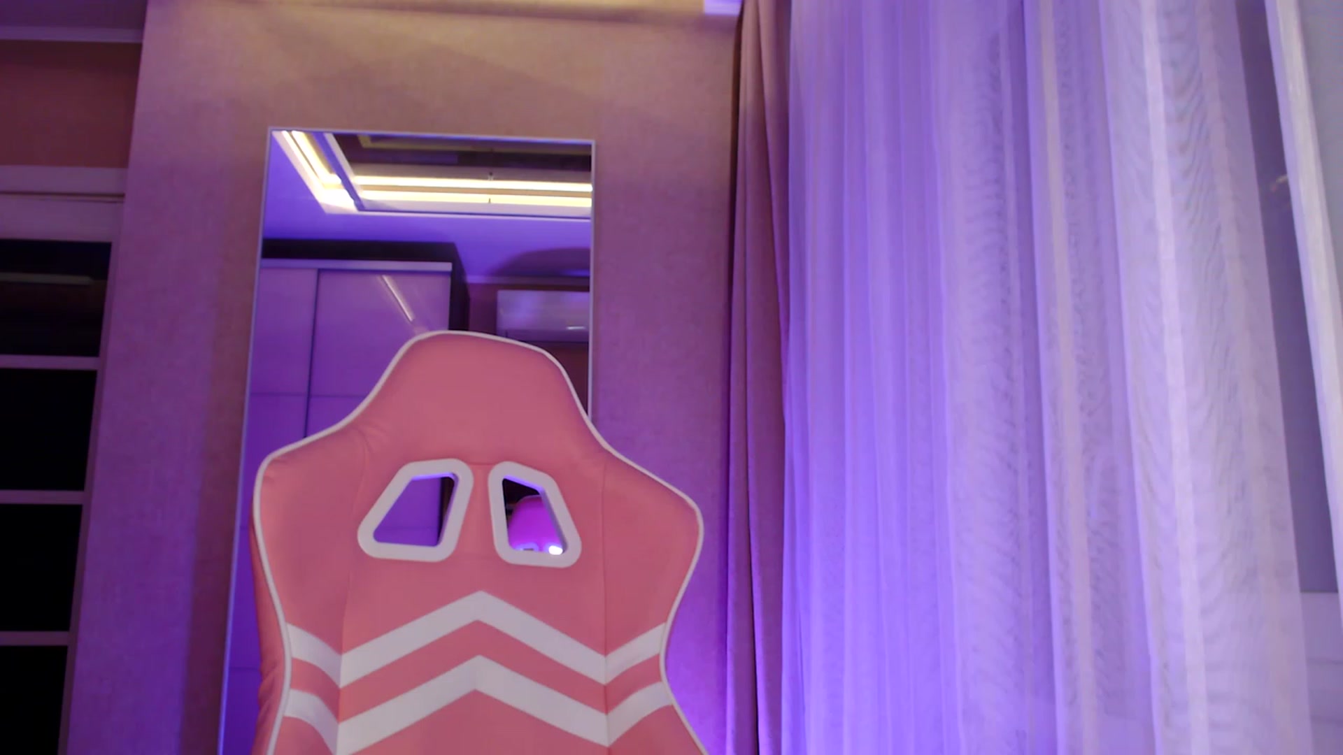 Gallery image thumbnail from VanillaAis_'s myfreecams stream on, 05/17/2023, 21:05 image 3 of 20