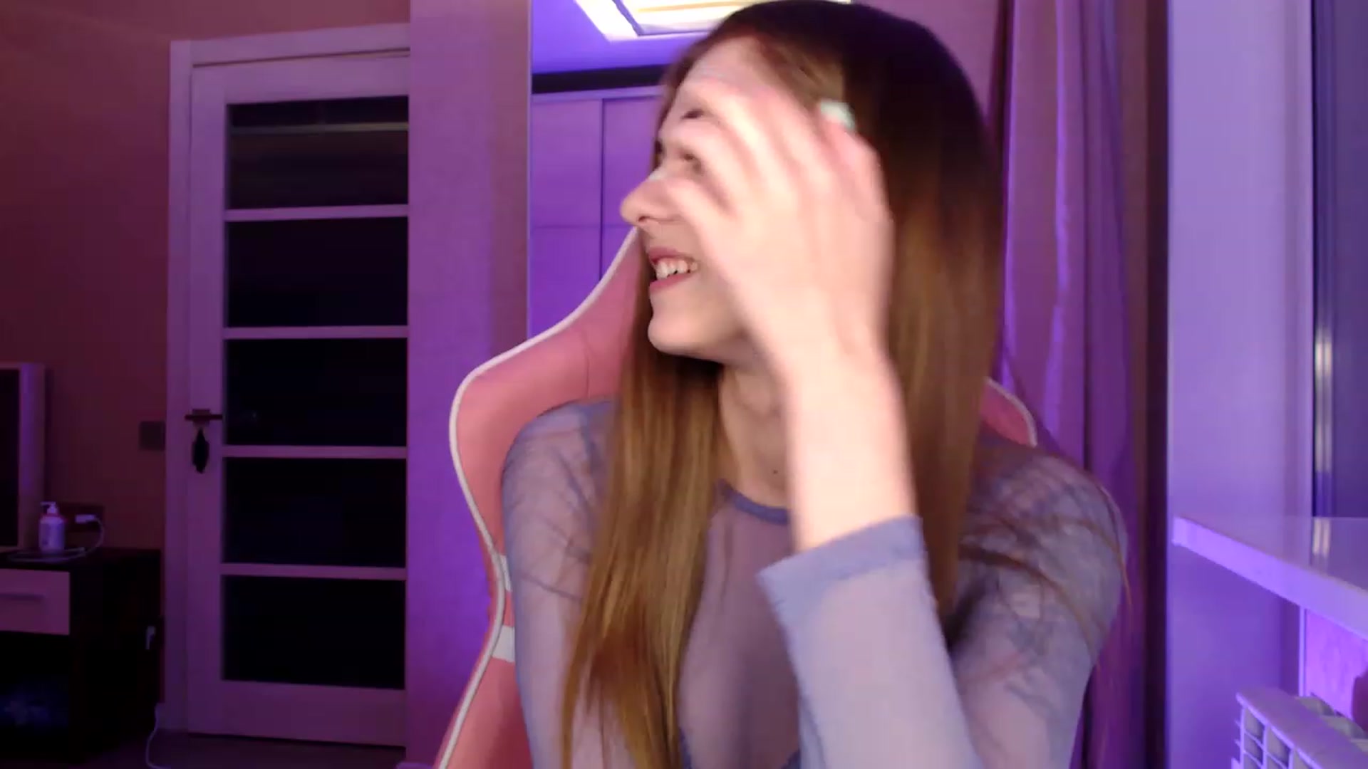 Gallery image thumbnail from VanillaAis_'s myfreecams stream on, 06/01/2023, 20:15 image 19 of 20