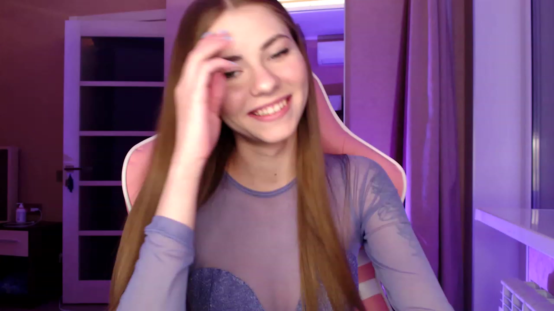 Gallery image thumbnail from VanillaAis_'s myfreecams stream on, 06/01/2023, 20:15 image 1 of 20