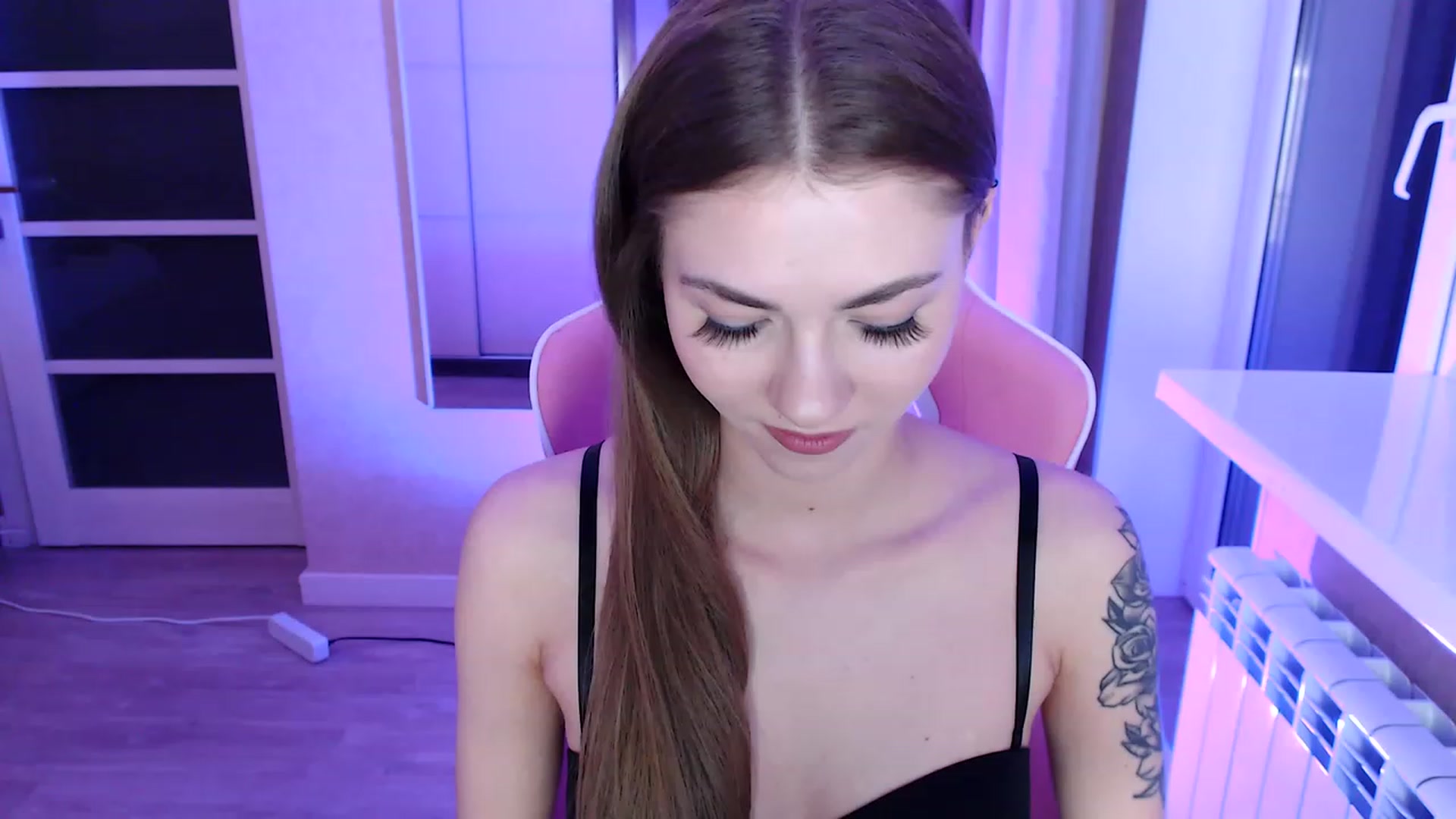 Gallery image thumbnail from VanillaAis_'s myfreecams stream on, 12/10/2023, 15:10 image 2 of 20