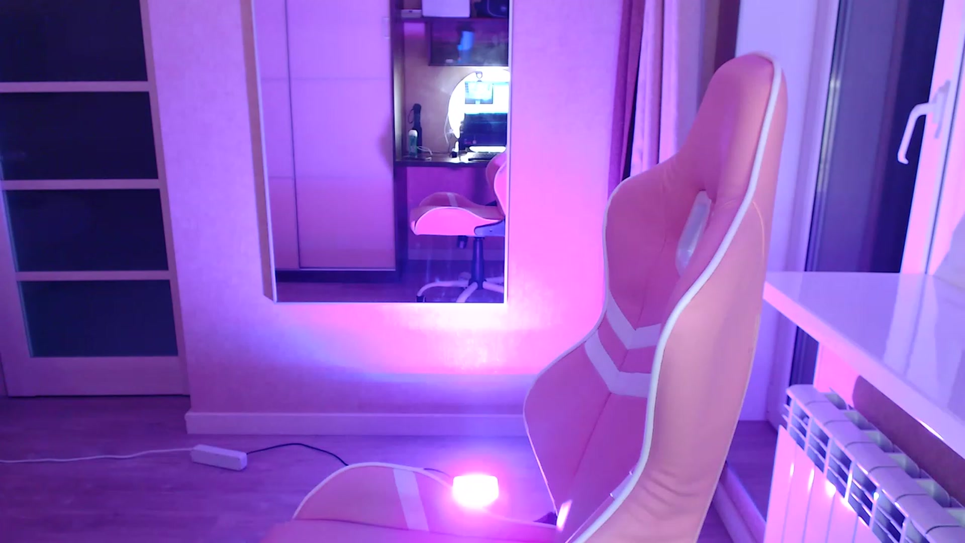 Gallery image thumbnail from VanillaAis_'s myfreecams stream on, 12/13/2023, 13:15 image 14 of 20