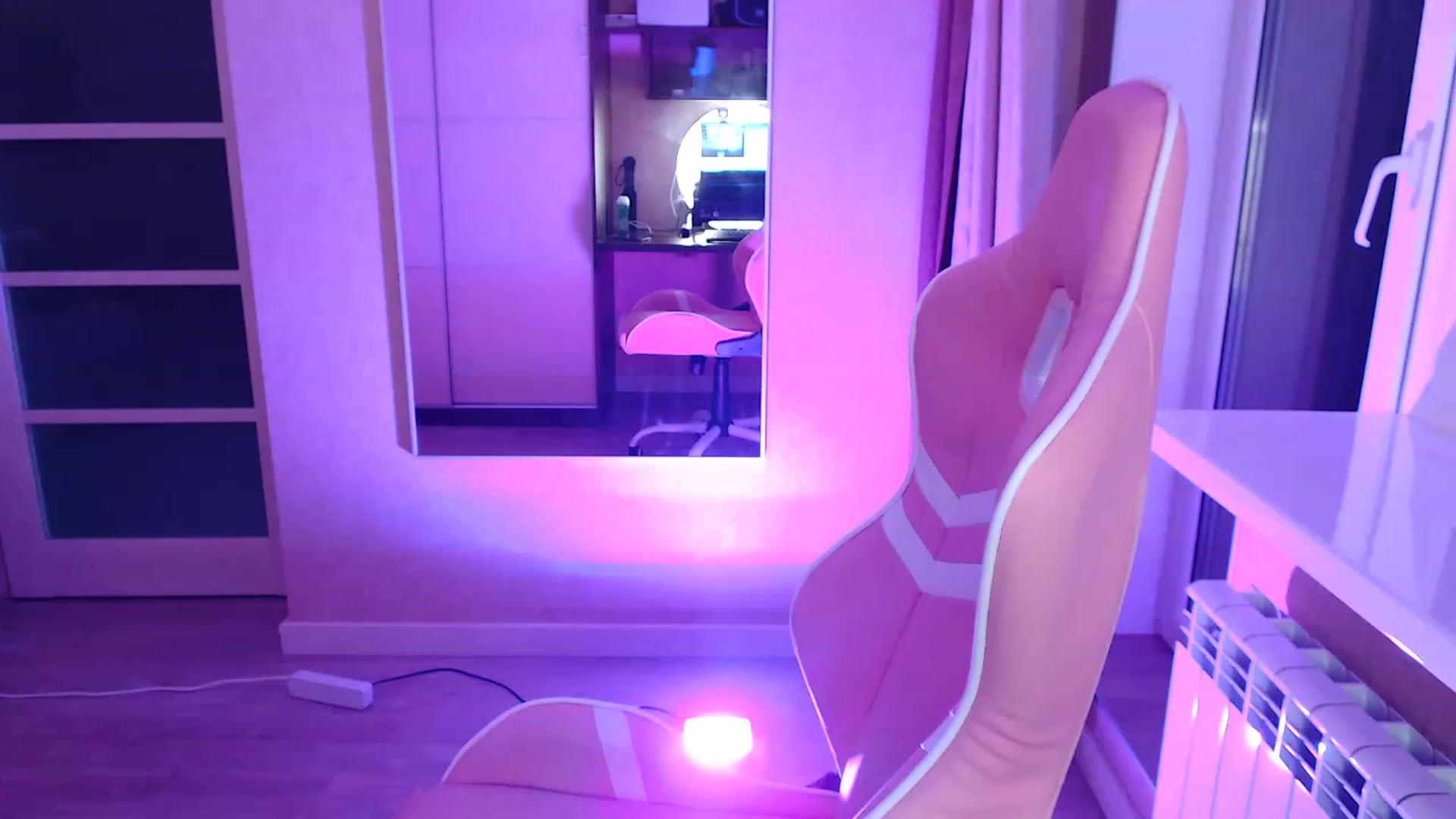 Gallery image thumbnail from VanillaAis_'s myfreecams stream on, 12/13/2023, 13:15 image 12 of 20