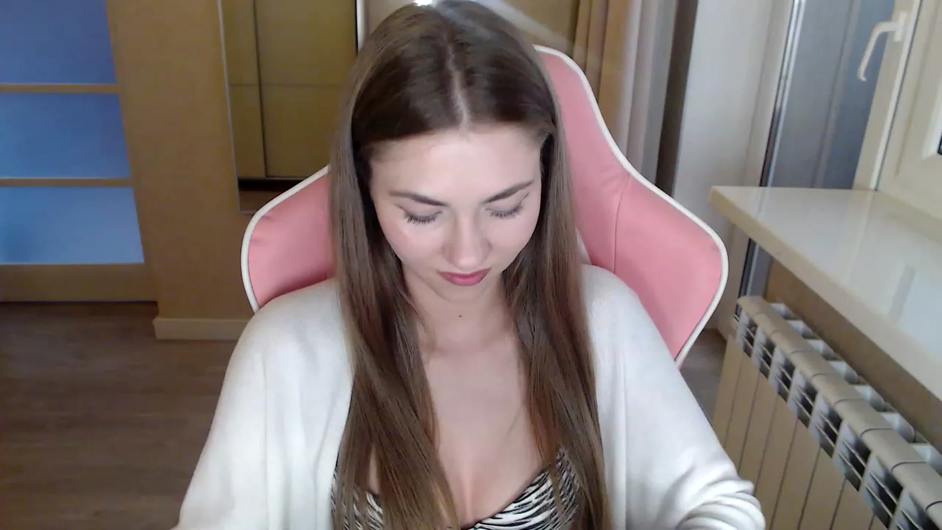 Gallery image thumbnail from VanillaAis_'s myfreecams stream on, 12/16/2023, 12:22 image 5 of 20