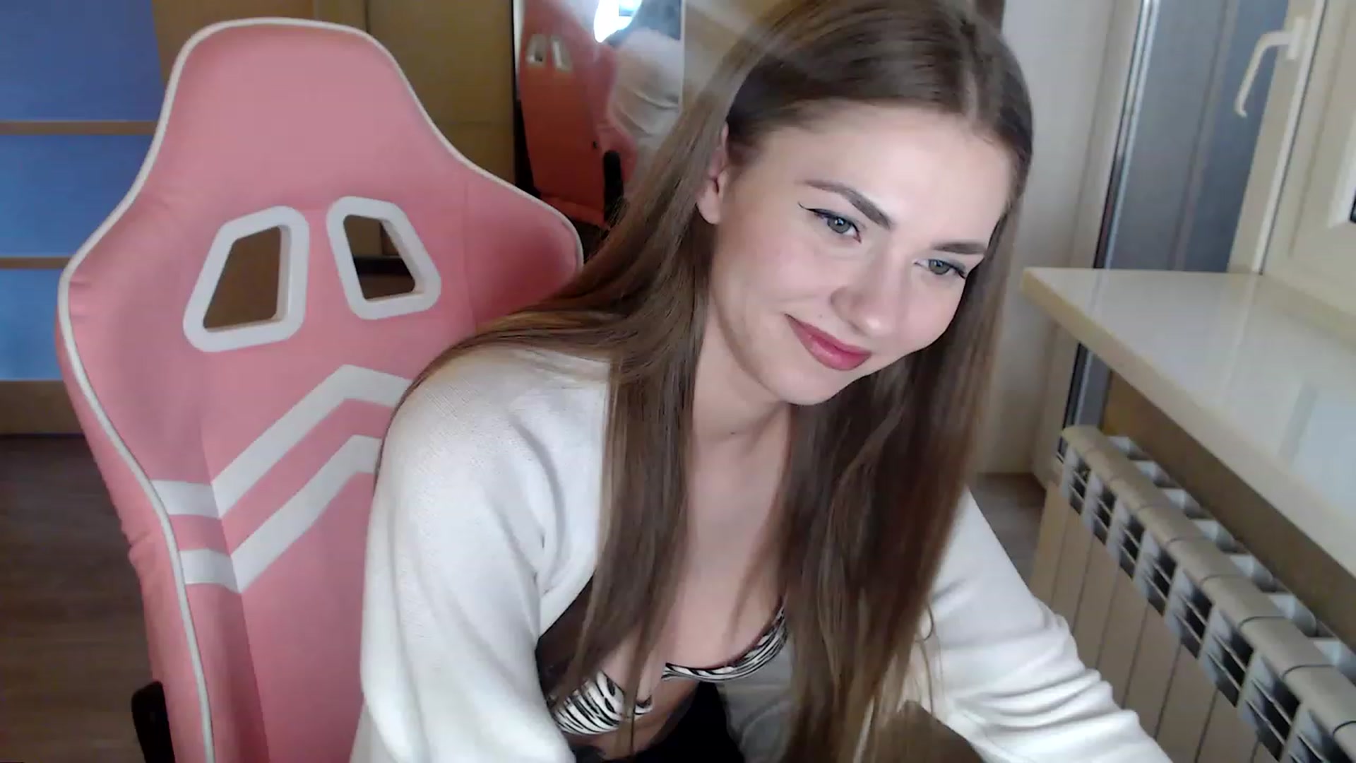 Gallery image thumbnail from VanillaAis_'s myfreecams stream on, 12/16/2023, 12:22 image 8 of 20