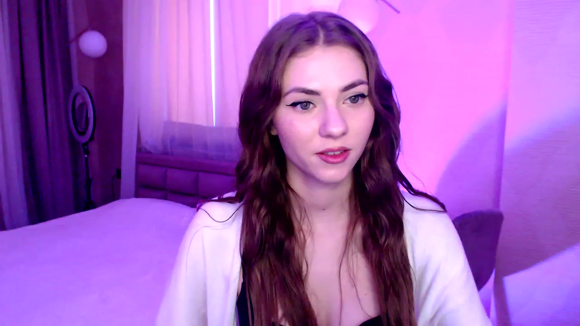 Gallery image thumbnail from VanillaAis_'s myfreecams stream on, 01/24/2024, 14:31 image 6 of 20