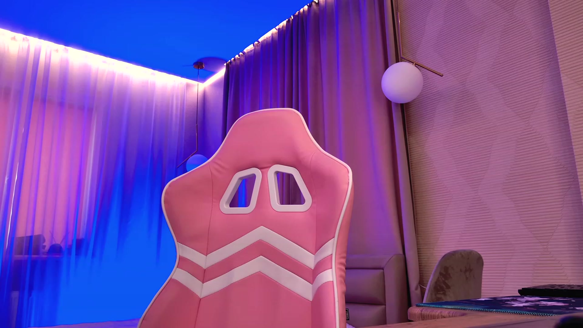 Gallery image thumbnail from VanillaAis_'s myfreecams stream on, 03/14/2024, 13:02 image 7 of 20