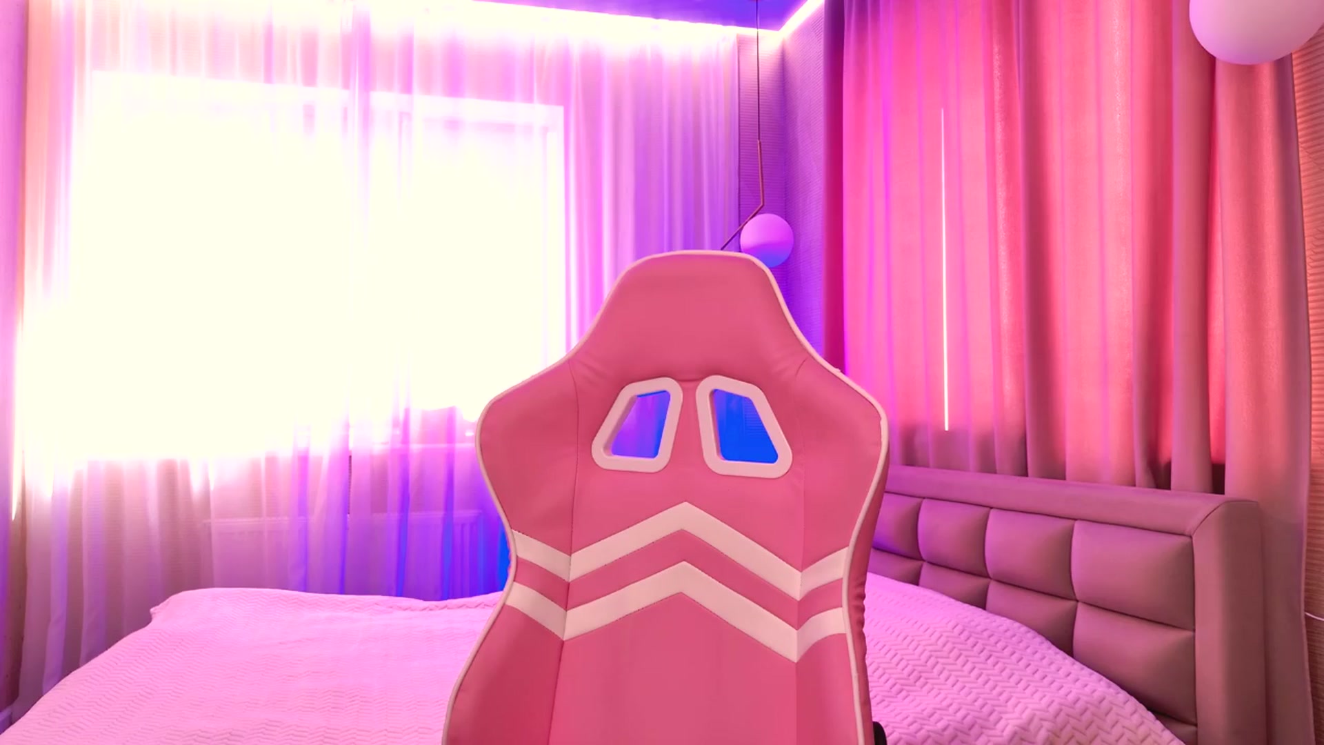 Gallery image thumbnail from VanillaAis_'s myfreecams stream on, 04/13/2024, 13:53 image 5 of 20