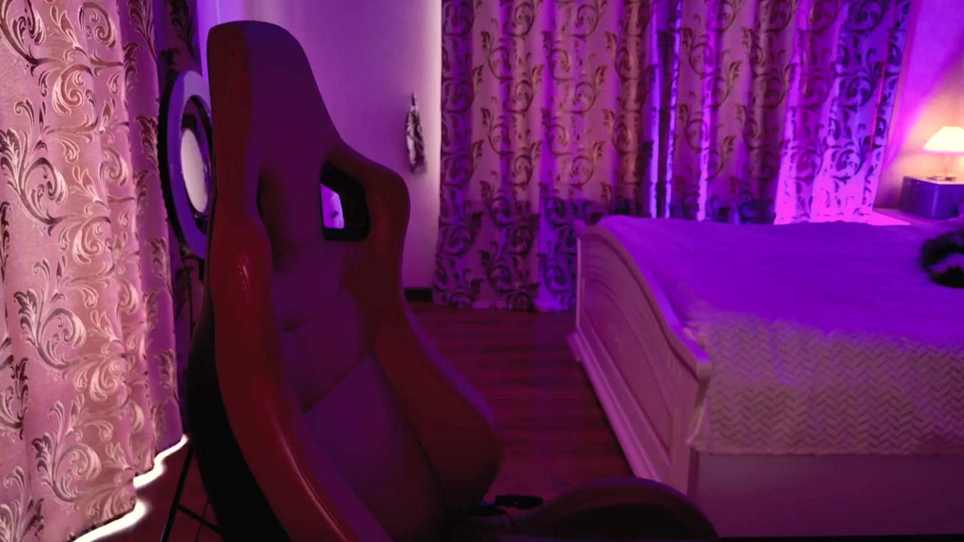 Gallery image thumbnail from VanillaAis_'s myfreecams stream on, 06/03/2024, 12:21 image 19 of 20