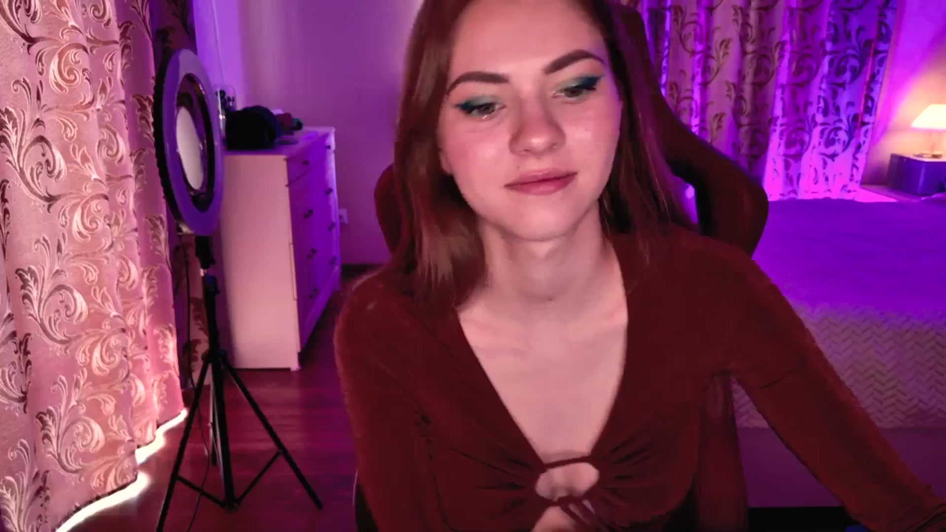 Gallery image thumbnail from VanillaAis_'s myfreecams stream on, 06/03/2024, 12:21 image 7 of 20