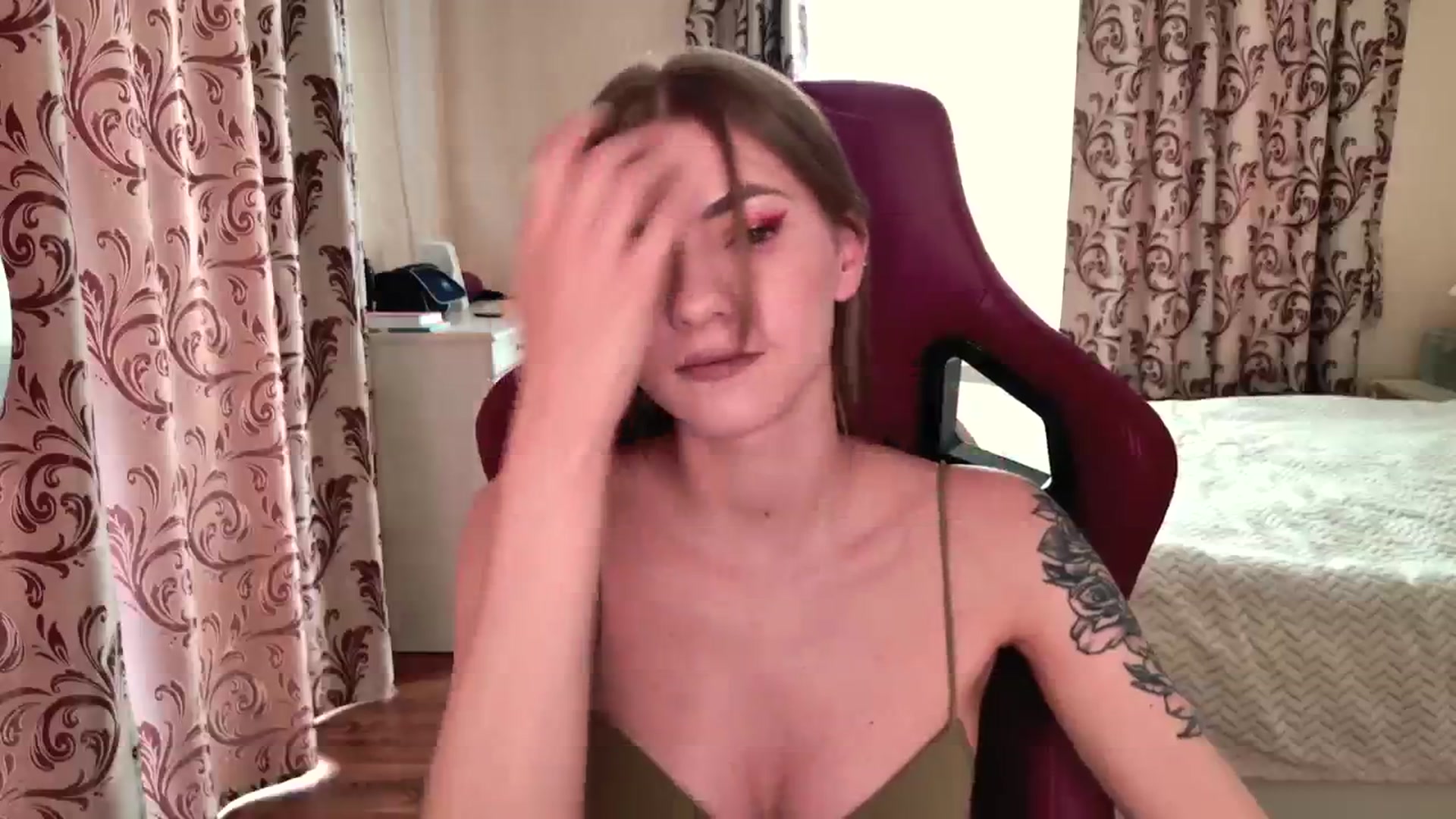 Gallery image thumbnail from VanillaAis_'s myfreecams stream on, 06/05/2024, 14:38 image 17 of 20