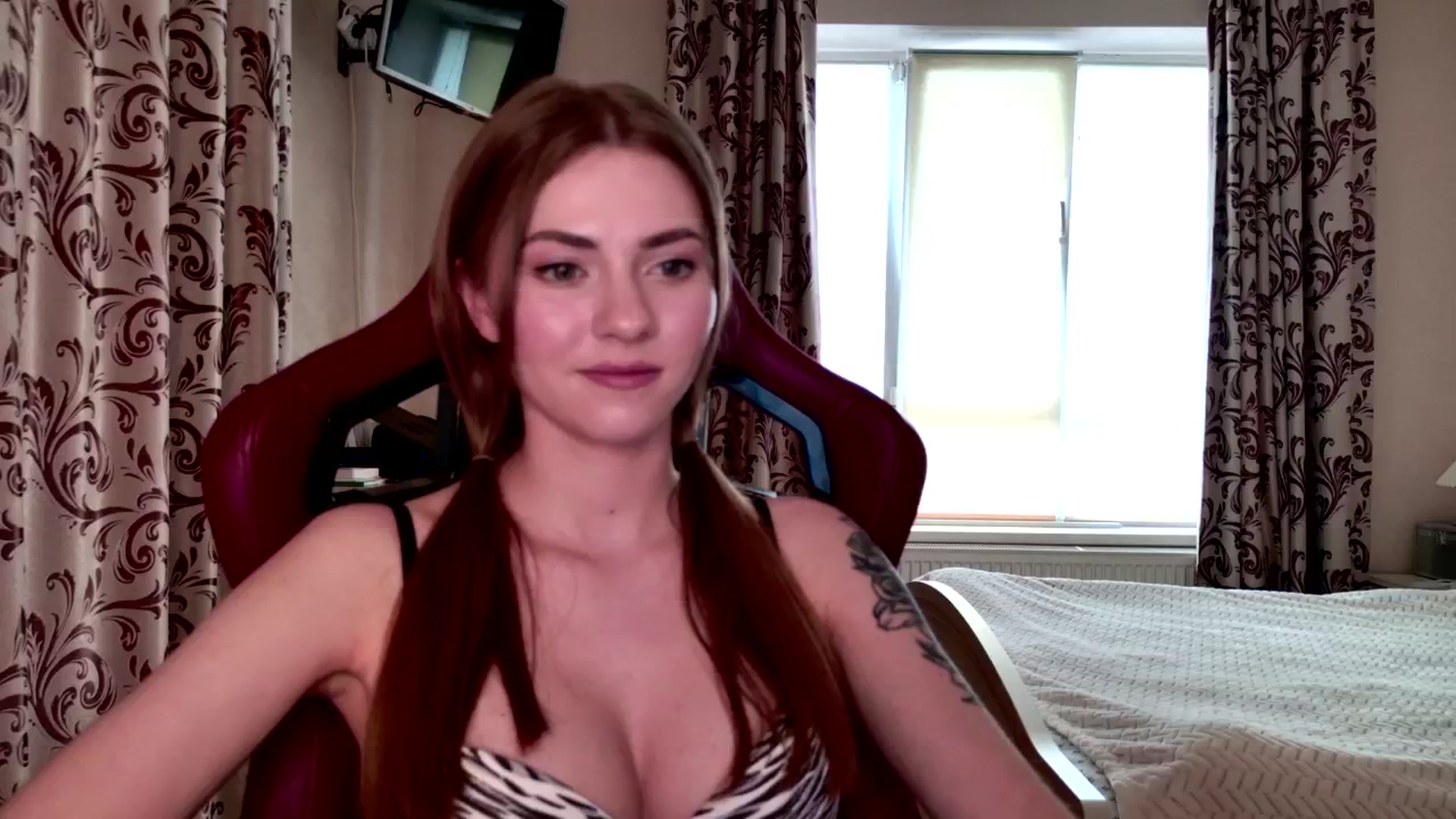Gallery image thumbnail from VanillaAis_'s myfreecams stream on, 06/09/2024, 15:24 image 15 of 20