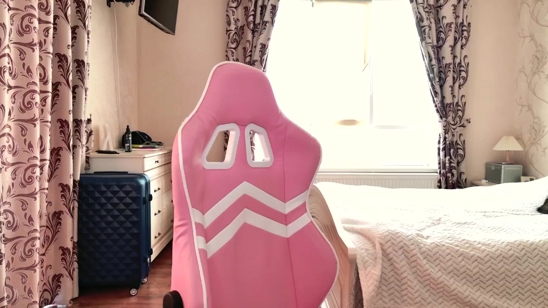Gallery image thumbnail from VanillaAis_'s myfreecams stream on, 07/10/2024, 14:23 image 20 of 20