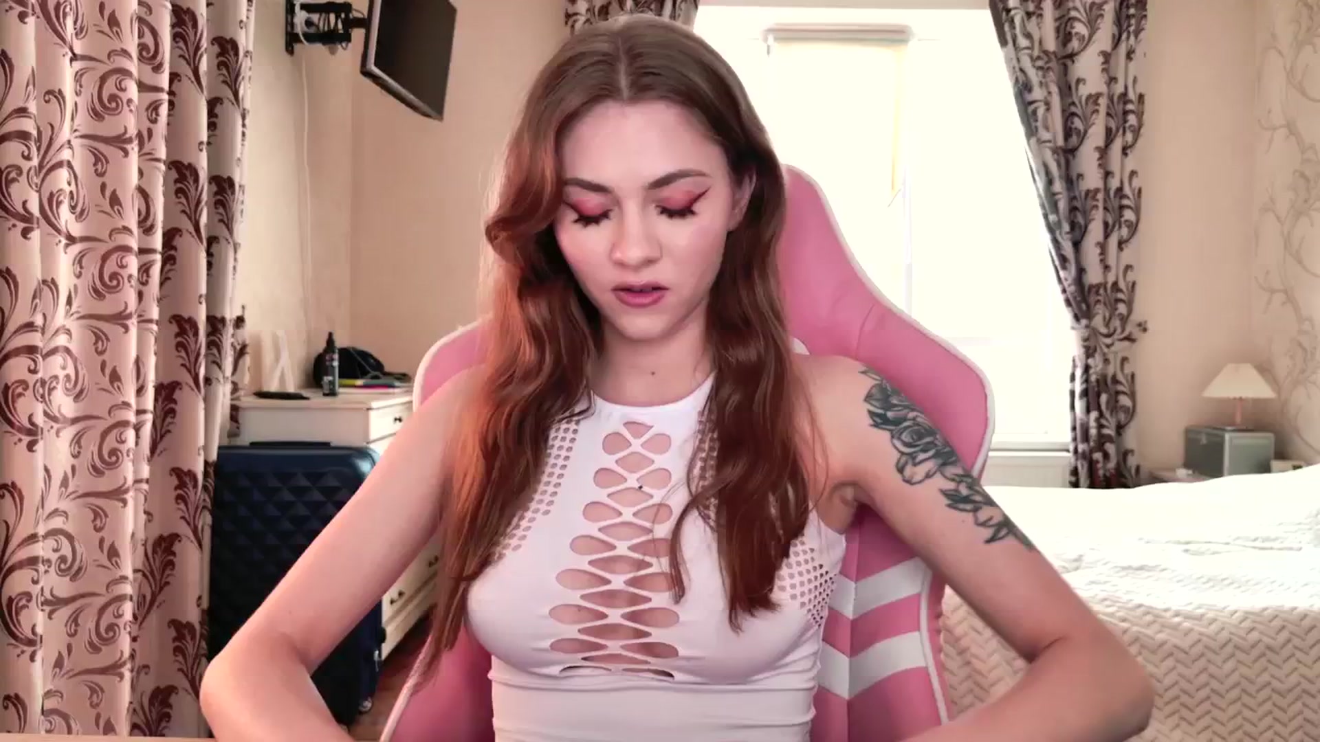 Gallery image thumbnail from VanillaAis_'s myfreecams stream on, 07/10/2024, 16:06 image 7 of 20