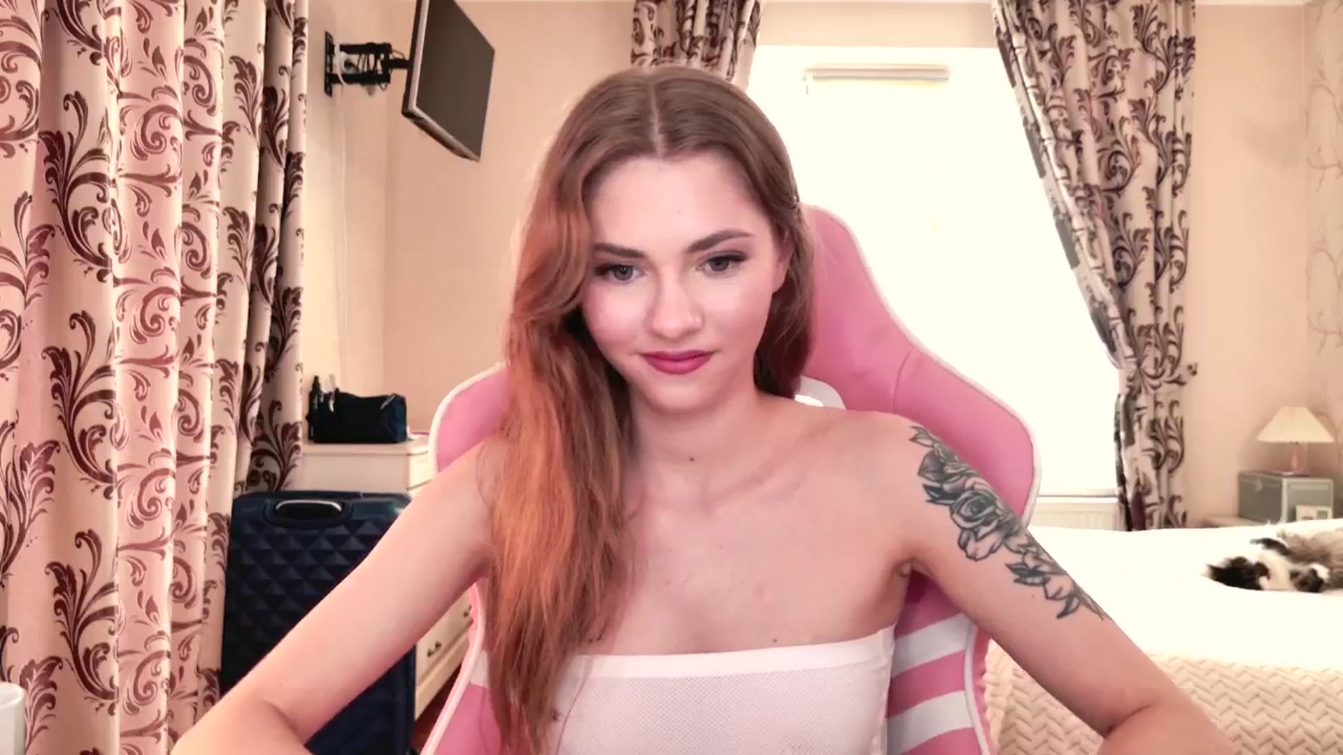 Gallery image thumbnail from VanillaAis_'s myfreecams stream on, 07/14/2024, 14:16 image 16 of 20