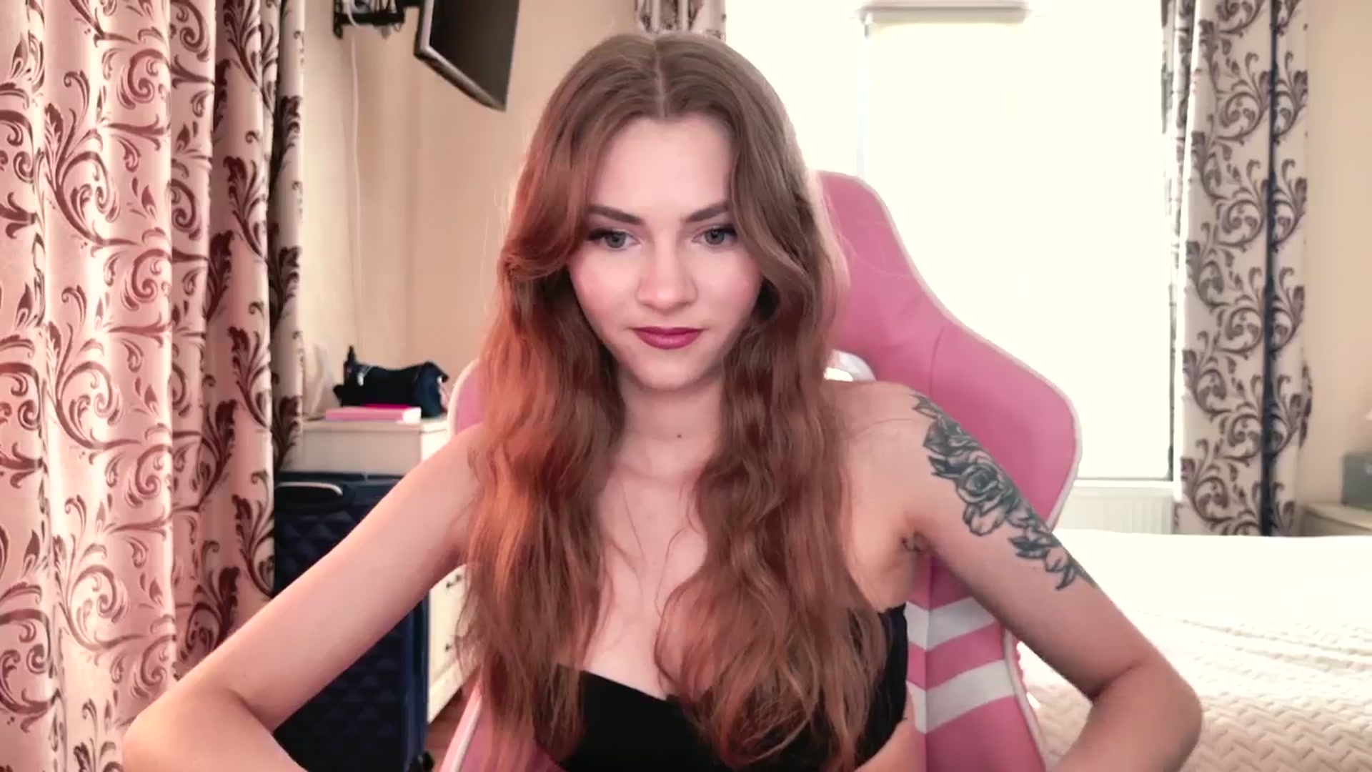 Gallery image thumbnail from VanillaAis_'s myfreecams stream on, 07/17/2024, 13:14 image 3 of 20