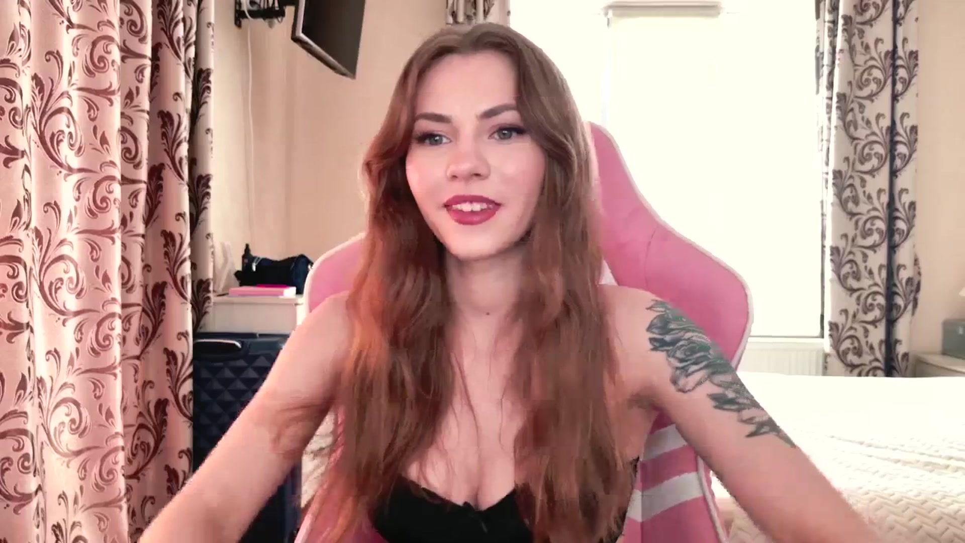 Gallery image thumbnail from VanillaAis_'s myfreecams stream on, 07/17/2024, 13:14 image 4 of 20
