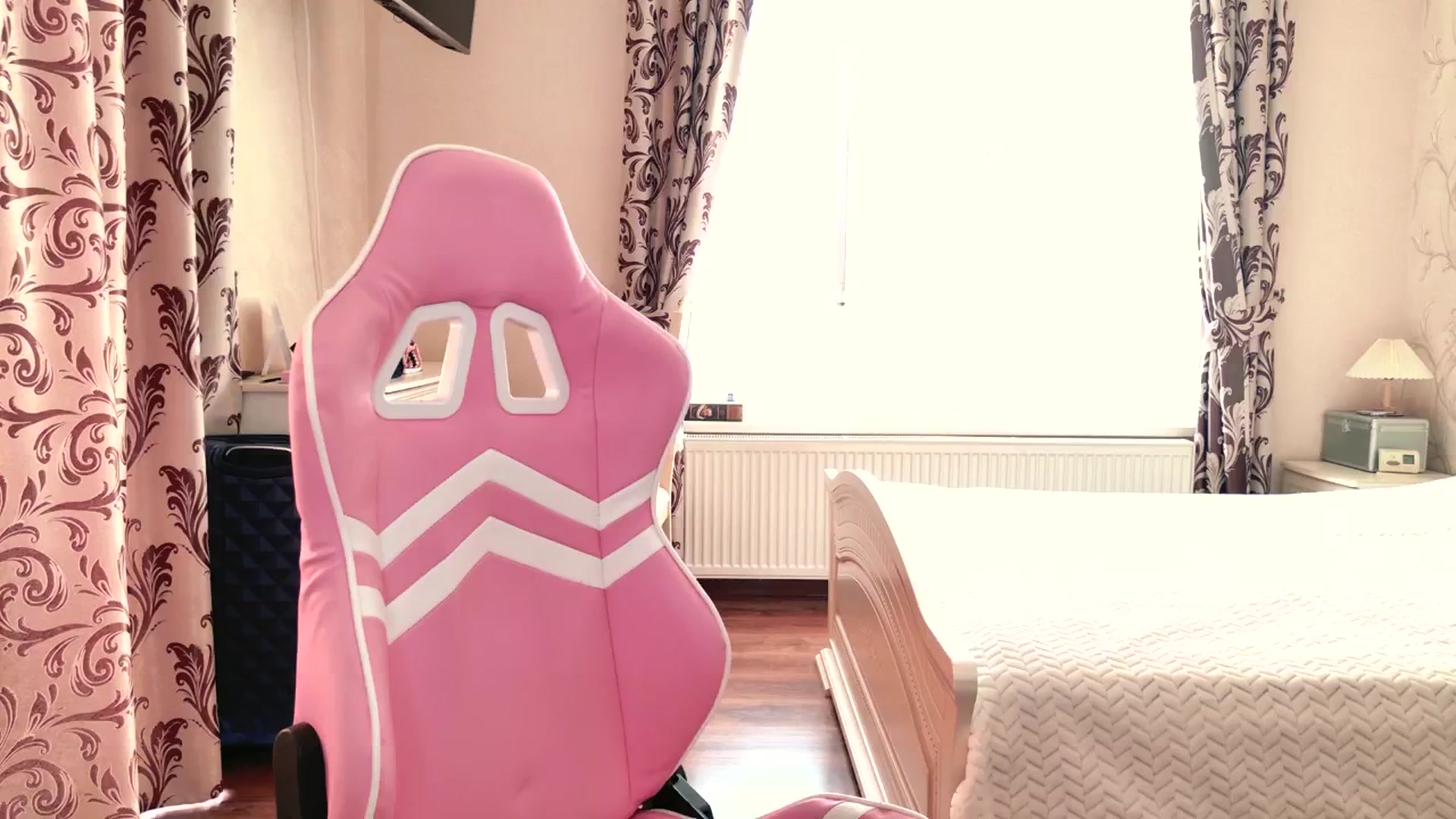 Gallery image thumbnail from VanillaAis_'s myfreecams stream on, 07/18/2024, 13:19 image 8 of 20
