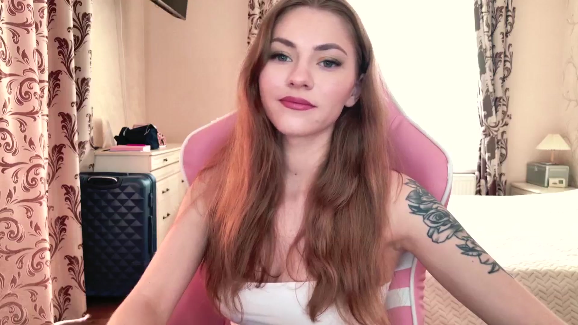 Gallery image thumbnail from VanillaAis_'s myfreecams stream on, 07/18/2024, 13:19 image 7 of 20