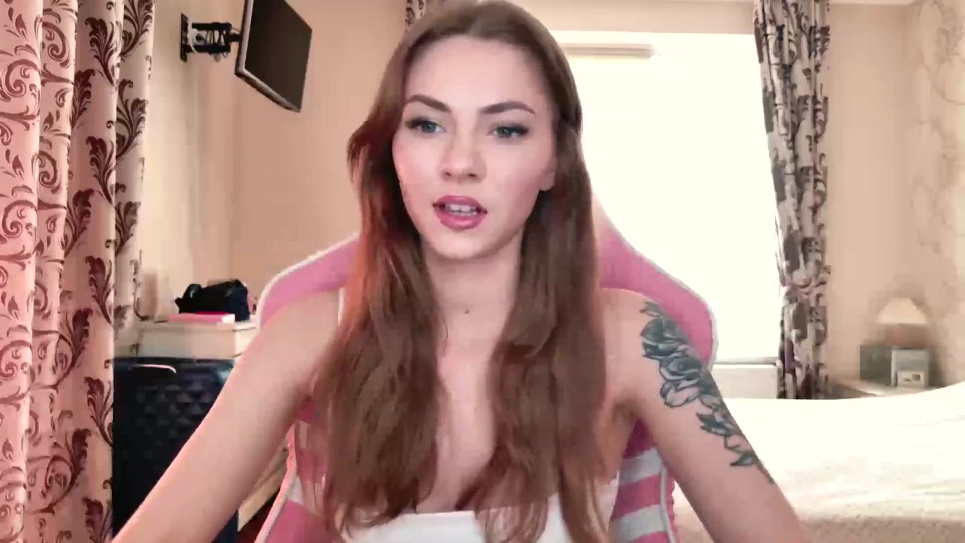 Gallery image thumbnail from VanillaAis_'s myfreecams stream on, 07/18/2024, 14:17 image 5 of 20
