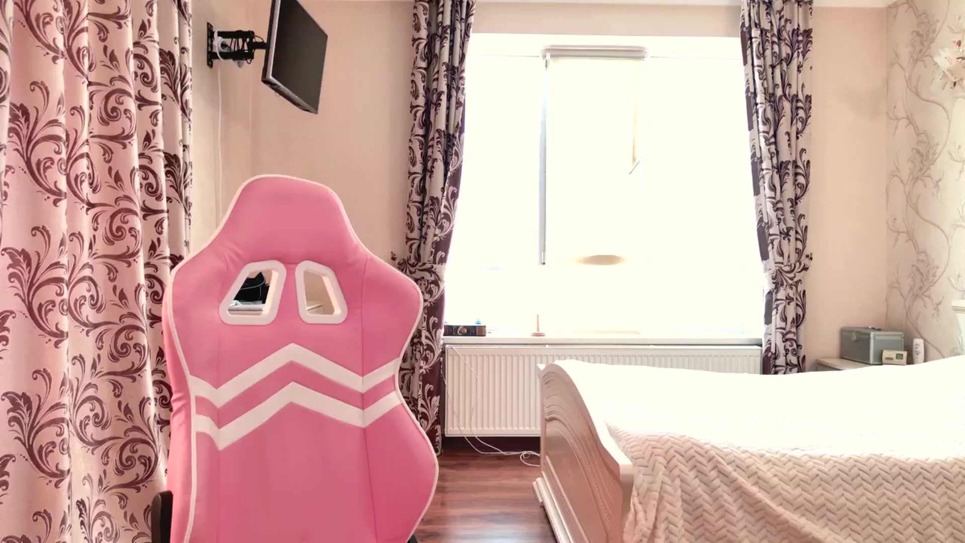 Gallery image thumbnail from VanillaAis_'s myfreecams stream on, 08/15/2024, 14:18 image 6 of 20