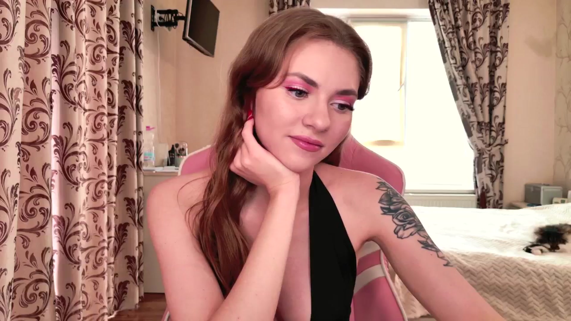 Gallery image thumbnail from VanillaAis_'s myfreecams stream on, 08/17/2024, 16:24 image 12 of 20