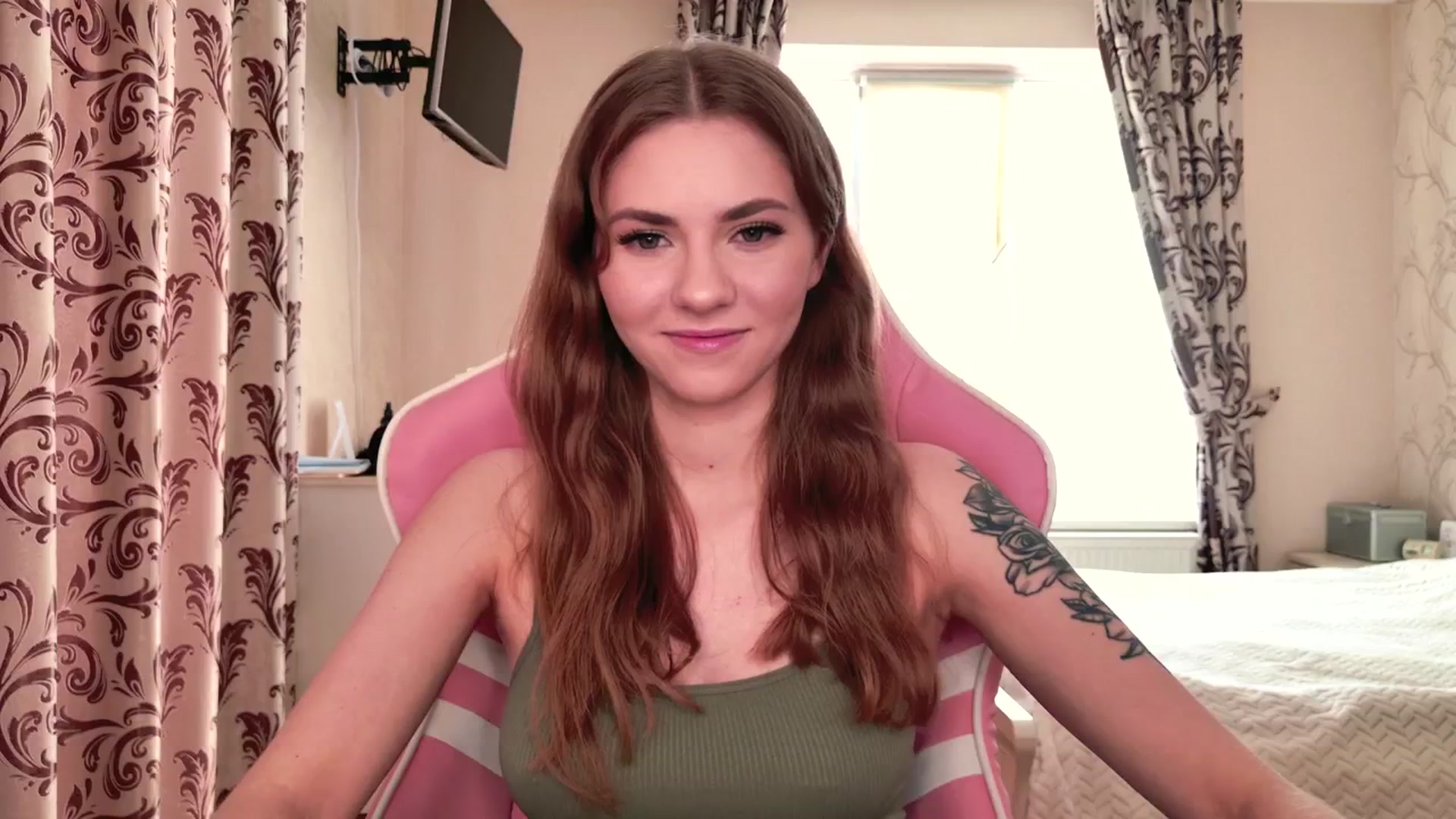 Gallery image thumbnail from VanillaAis_'s myfreecams stream on, 08/22/2024, 16:18 image 3 of 20