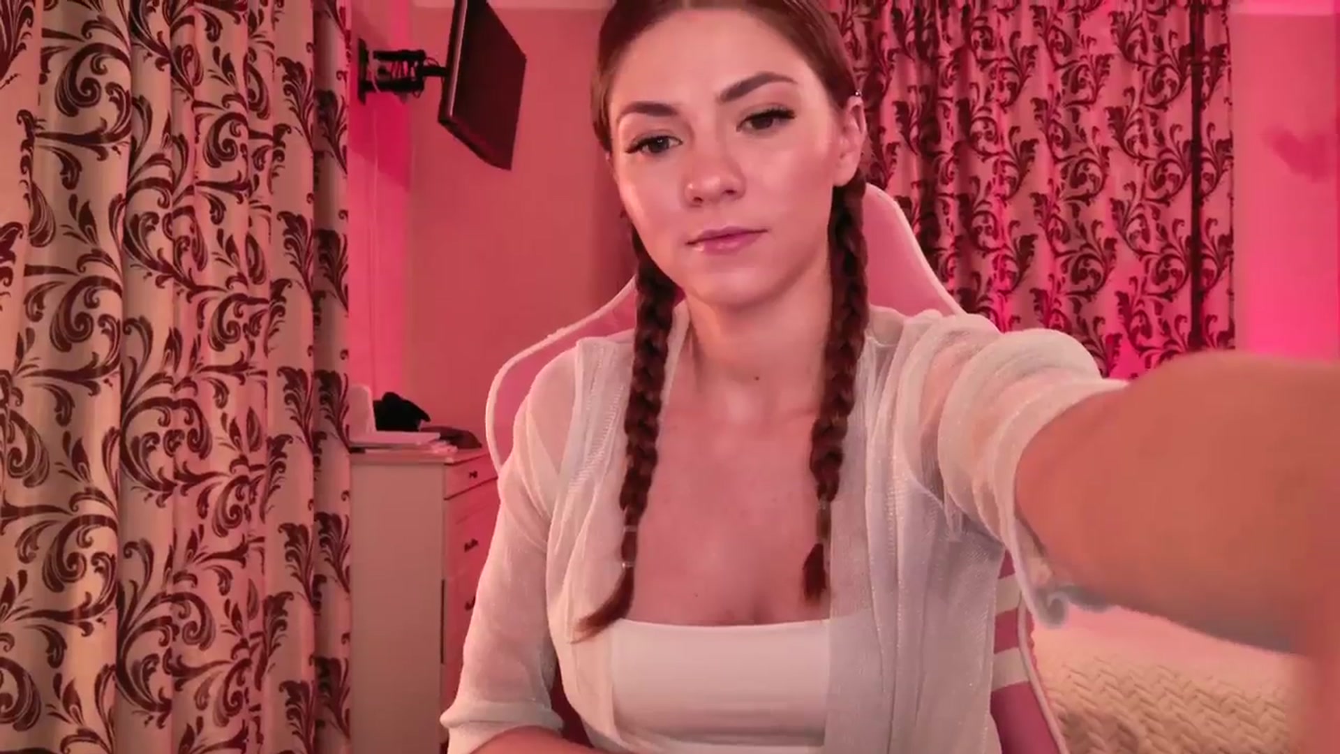 Gallery image thumbnail from VanillaAis_'s myfreecams stream on, 09/28/2024, 18:08 image 5 of 20