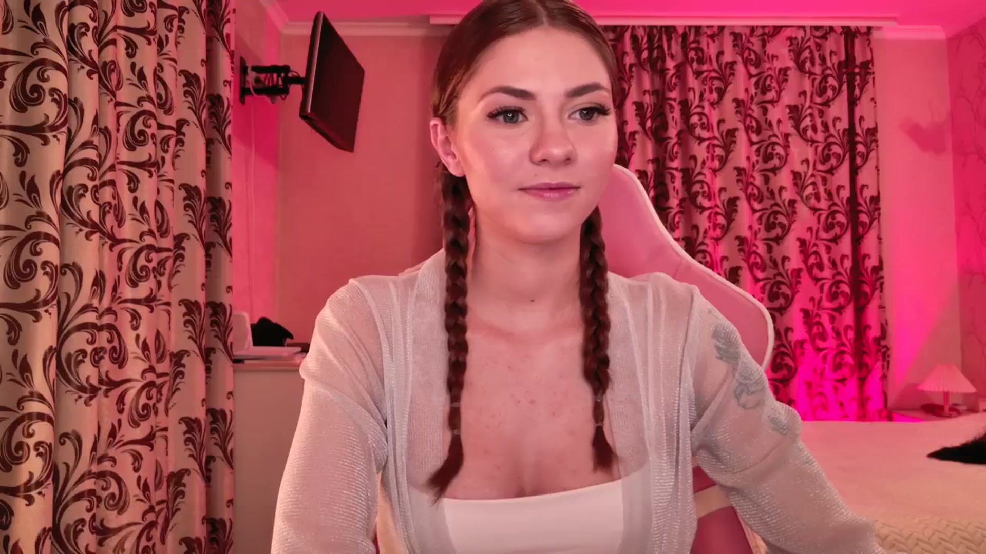 Gallery image thumbnail from VanillaAis_'s myfreecams stream on, 09/28/2024, 18:08 image 14 of 20