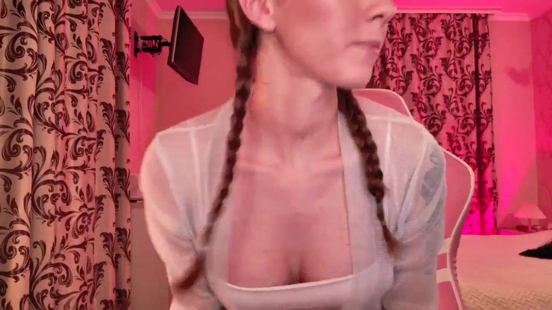 Gallery image thumbnail from VanillaAis_'s myfreecams stream on, 09/28/2024, 18:08 image 13 of 20