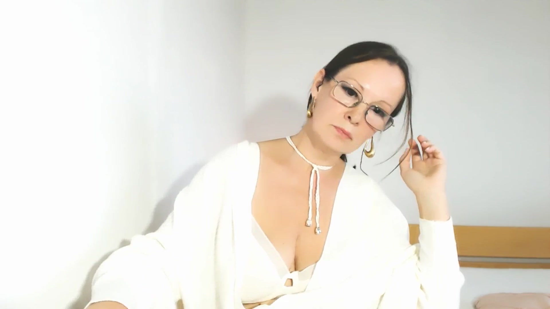 Gallery image thumbnail from Vanillawin's myfreecams stream on, 10/19/2024, 15:05 image 7 of 20
