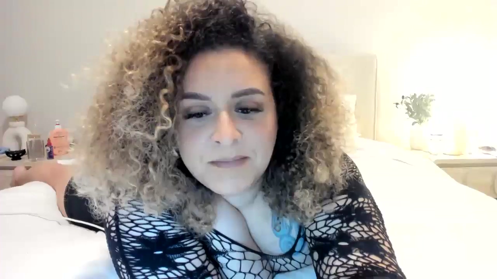Gallery image thumbnail from VanityKaine's myfreecams stream on, 11/22/2024, 24:46 image 20 of 20