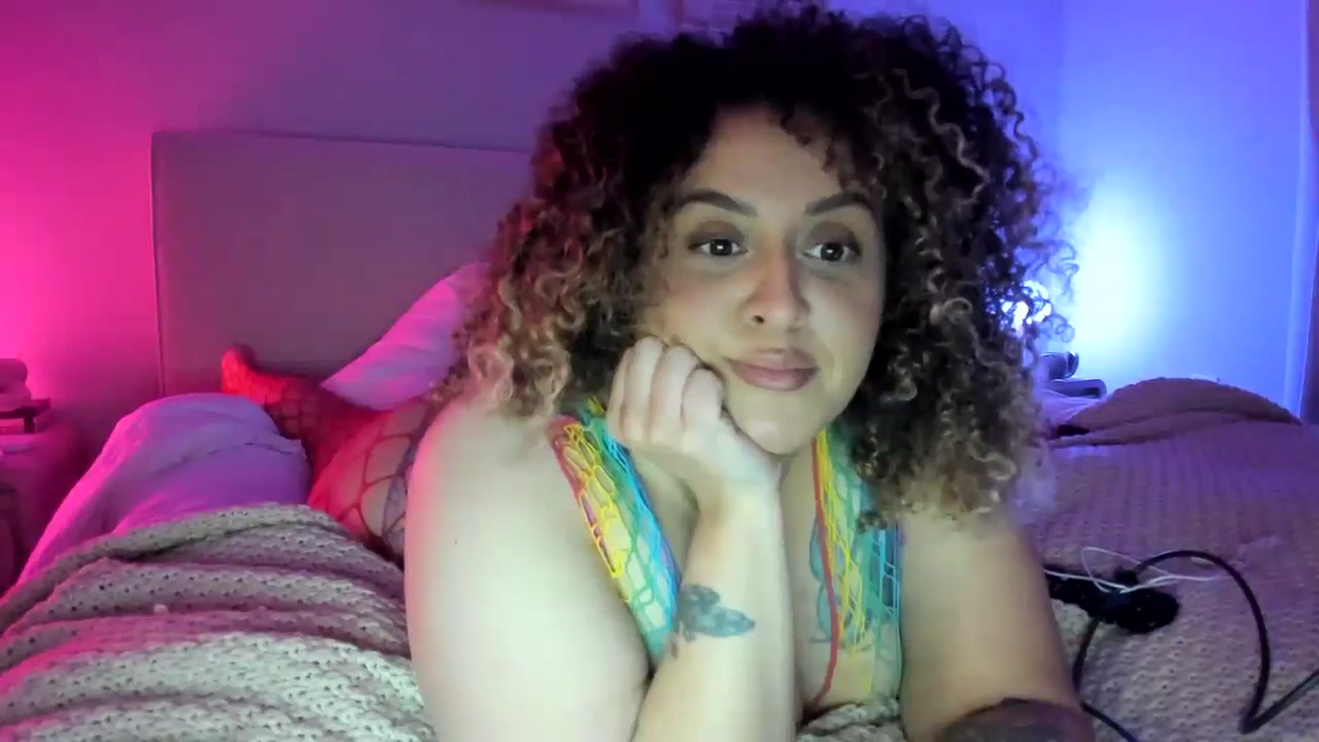Gallery image thumbnail from VanityKaine's myfreecams stream on, 12/18/2024, 03:13 image 11 of 20